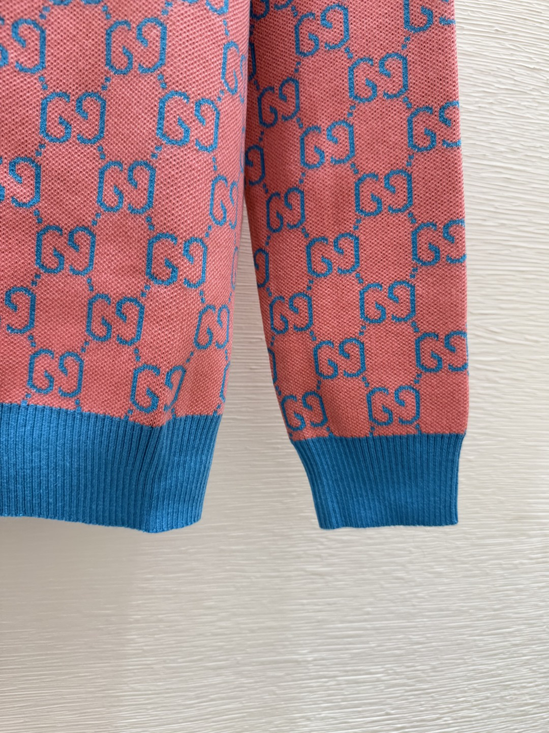 🆕G家🆕 早秋新款 撞色老花字母圆领针织长袖颜色：粉色尺码：36.38.40👉