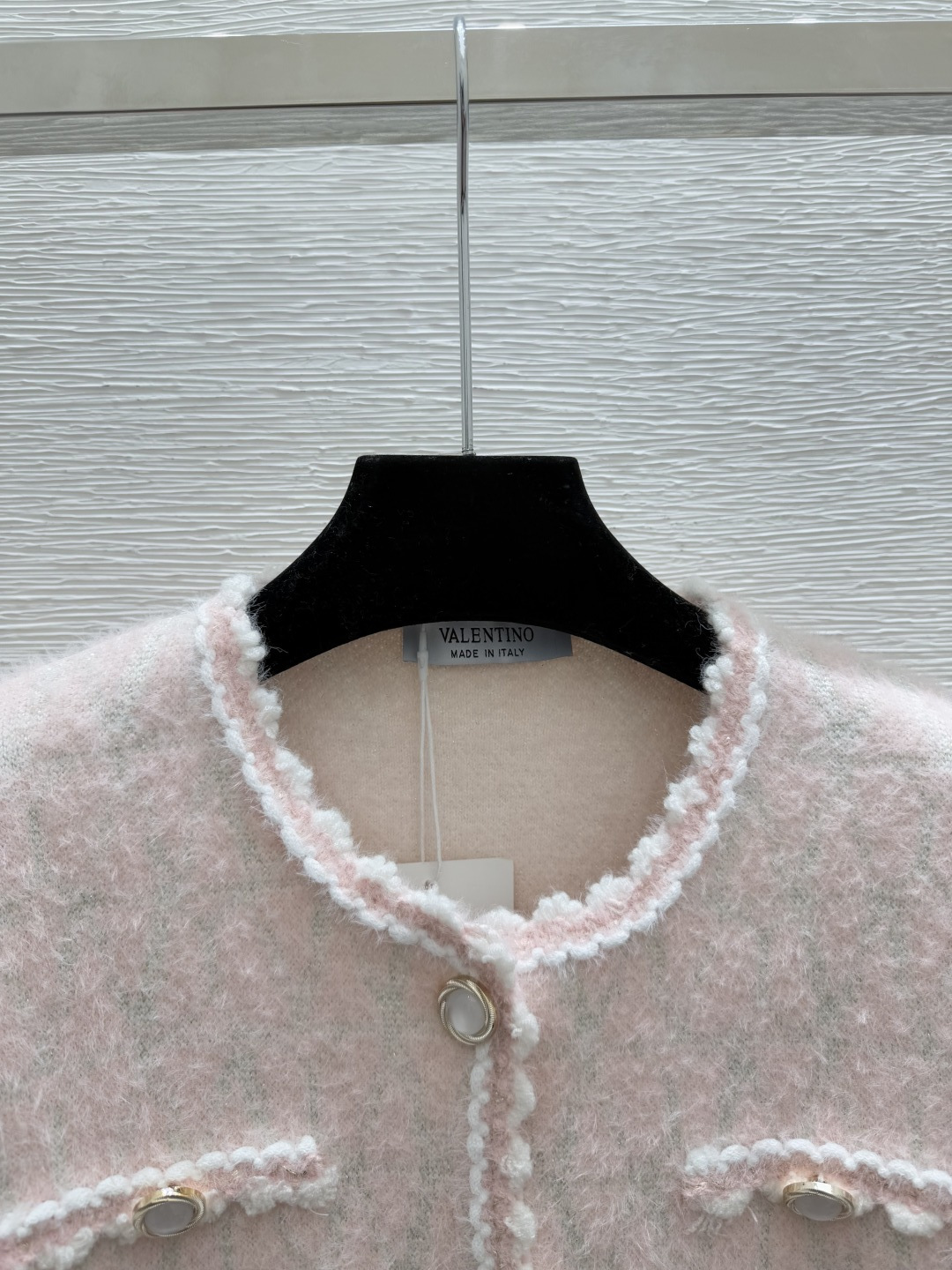 🆕VA家🆕 早秋新款 撞色花边圆领针织长袖开衫颜色：粉色 黑色尺码：36.38.40👉