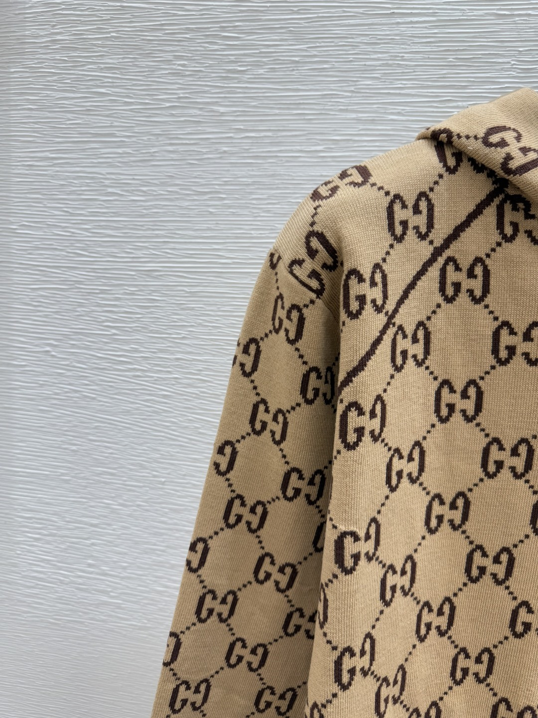 🆕G家🆕 早秋新款 连帽老花字母针织长袖开衫颜色：卡其尺码：36.38.40👉