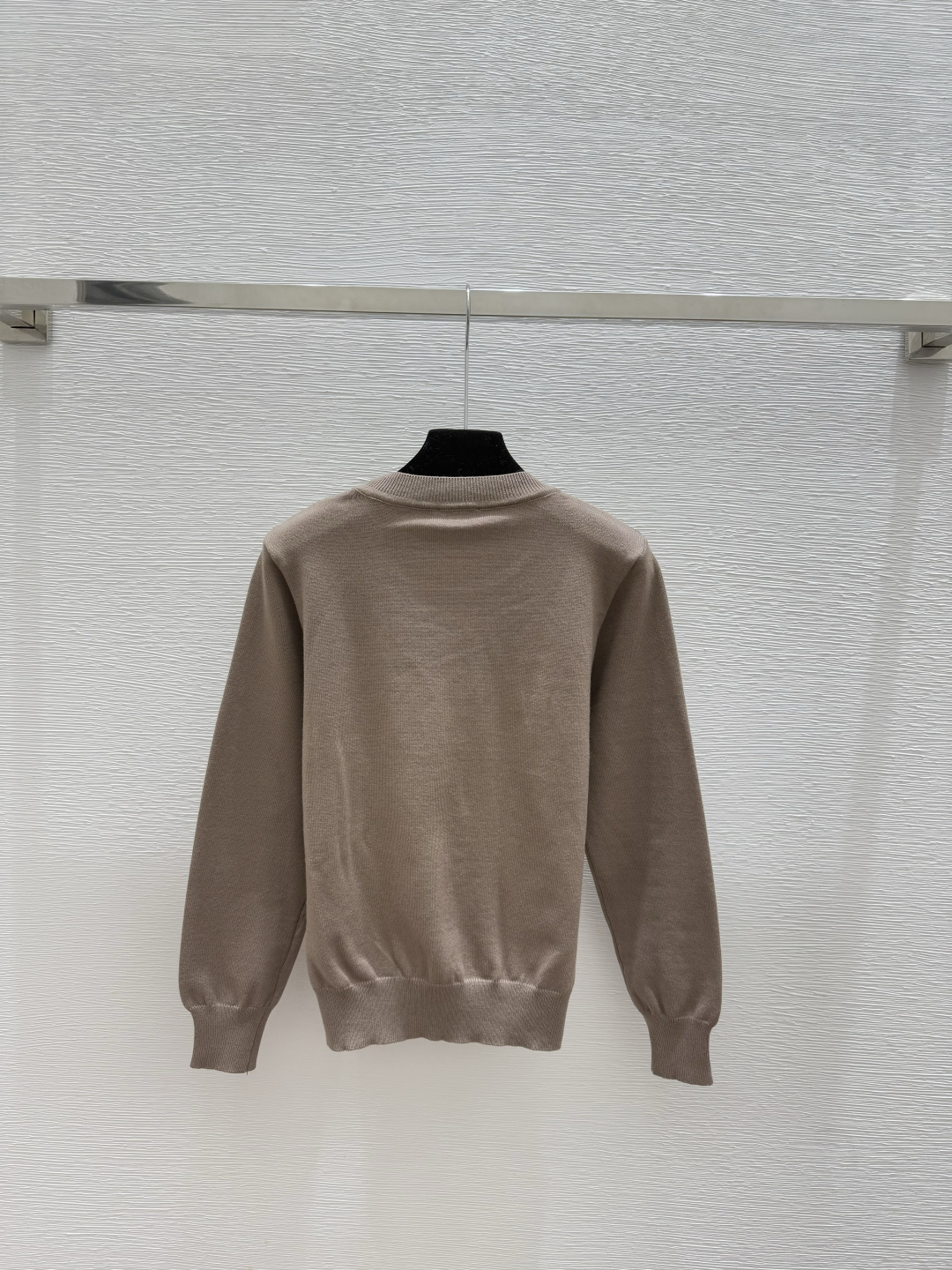 🆕CH家🆕 早秋新款 撞色菱格圆领针织长袖颜色：白色 咖啡尺码：36.38.40👉