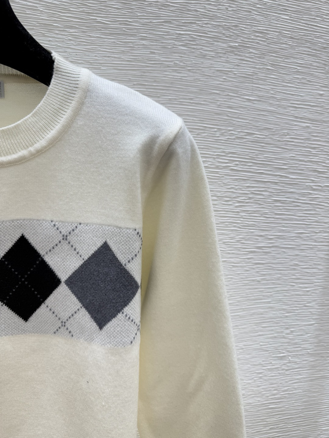 🆕CH家🆕 早秋新款 撞色菱格圆领针织长袖颜色：白色 咖啡尺码：36.38.40👉