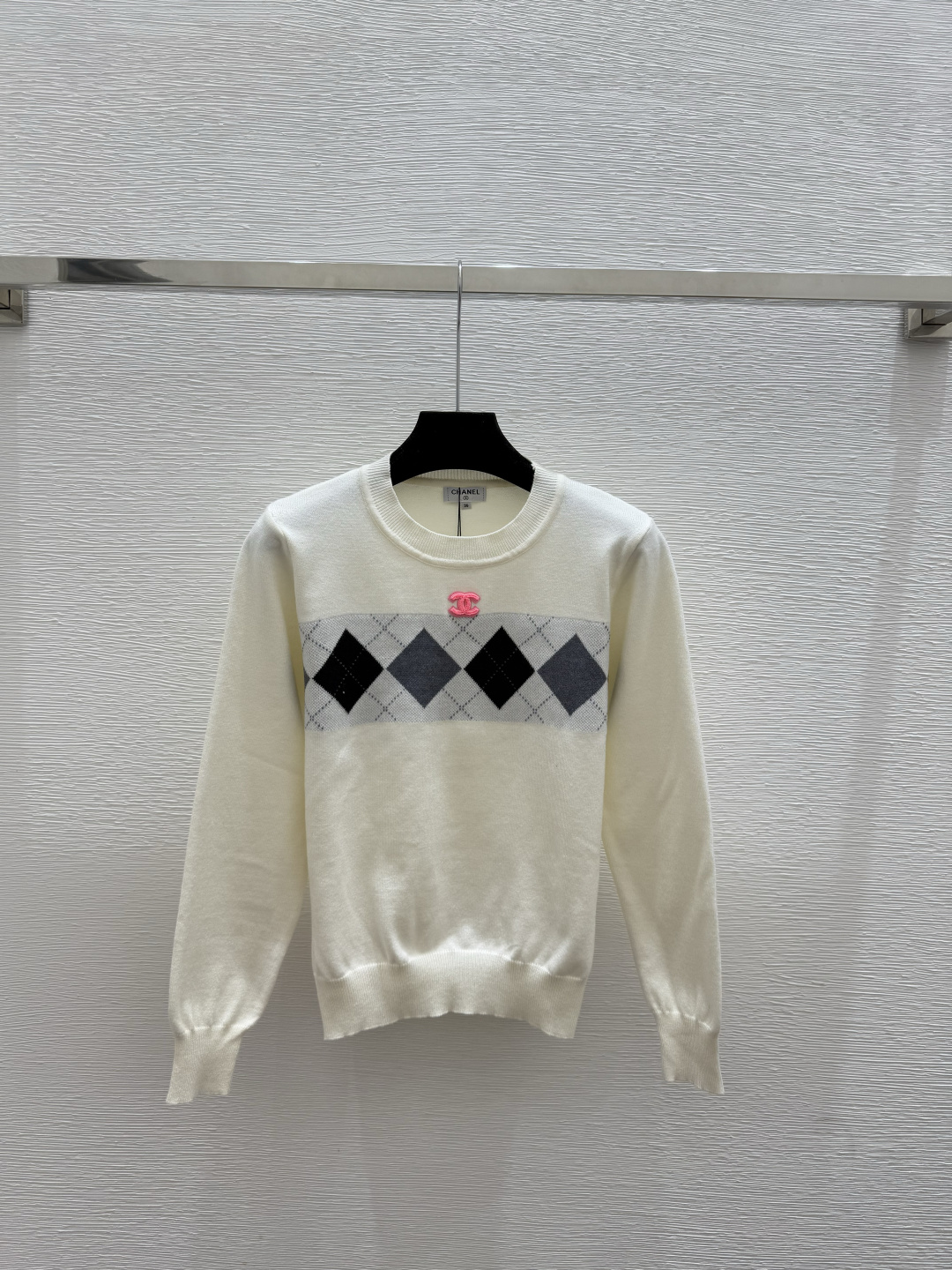 🆕CH家🆕 早秋新款 撞色菱格圆领针织长袖颜色：白色 咖啡尺码：36.38.40👉
