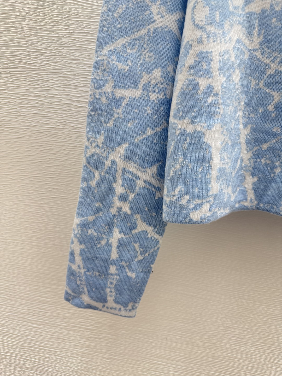 🆕D家🆕 早秋新款 撞色字母提花圆领针织长袖开衫颜色：绿色尺码：36.38.40👉