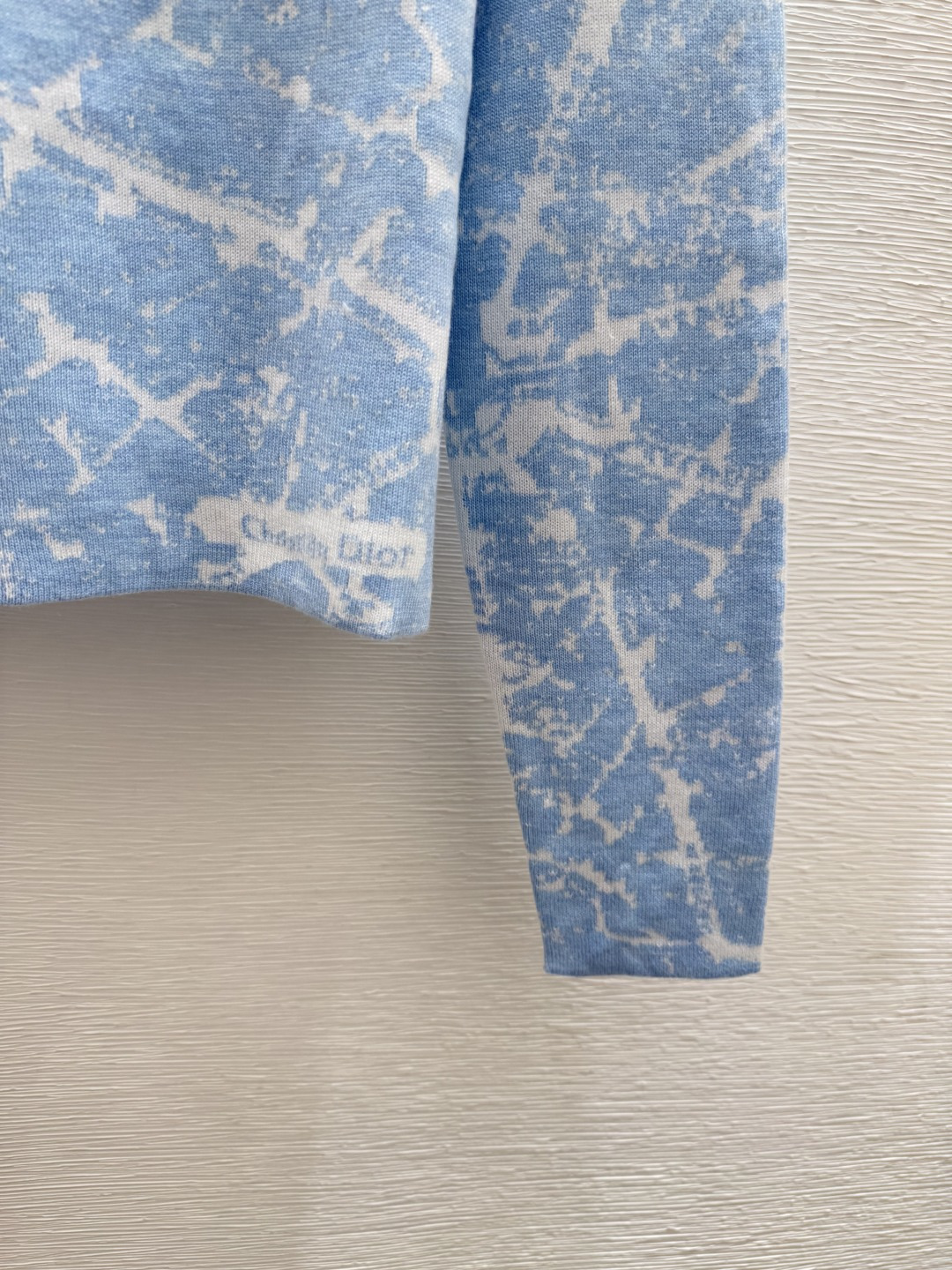 🆕D家🆕 早秋新款 撞色字母提花圆领针织长袖颜色：蓝色尺码：36.38.40👉