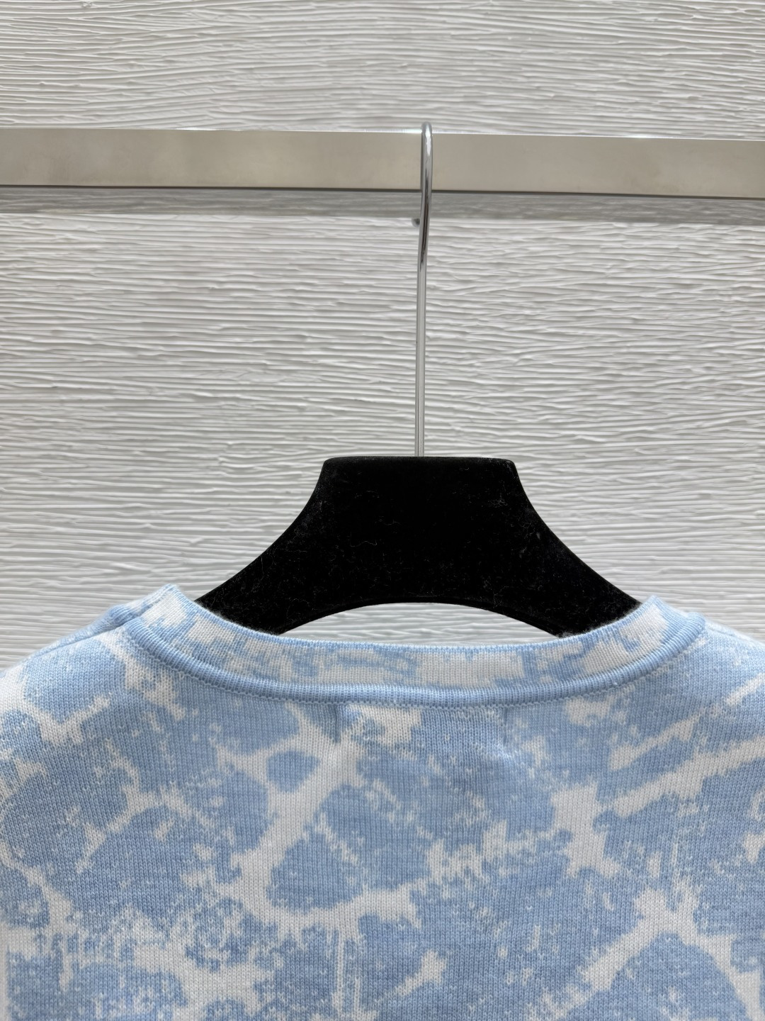 🆕D家🆕 早秋新款 撞色字母提花圆领针织长袖颜色：蓝色尺码：36.38.40👉