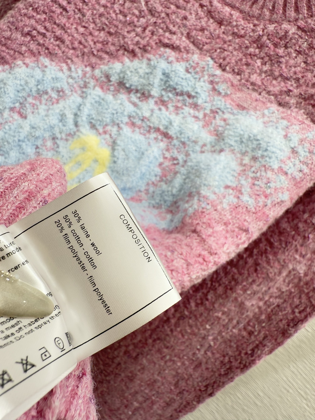 🆕CH家🆕 早秋新款 撞色山茶花圆领针织长袖颜色：粉色 黑色尺码：36.38.40👉