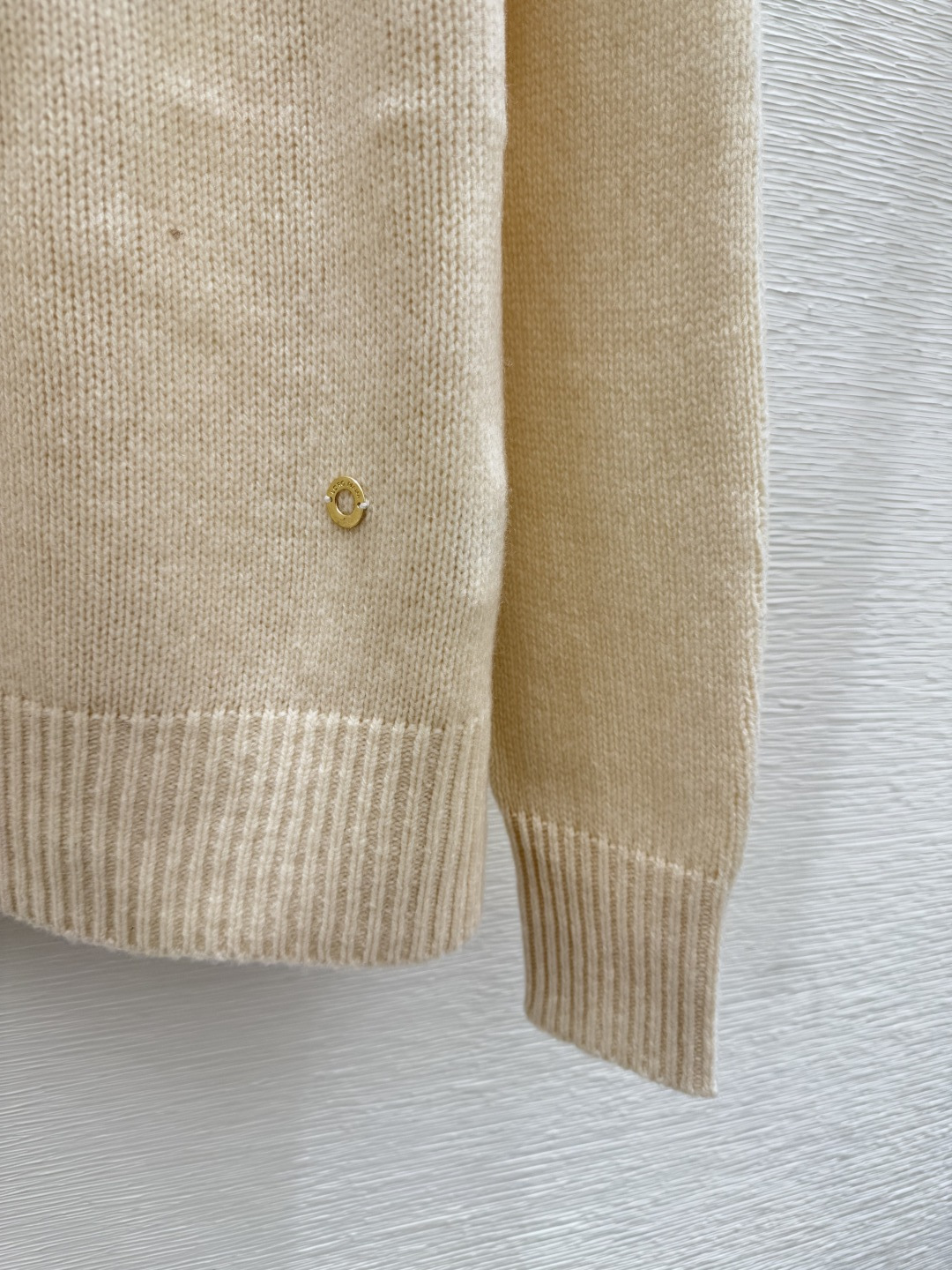 🆕LP家🆕 早秋新款 撞色菱格圆领针织长袖颜色：卡其 咖啡尺码：36.38.40👉