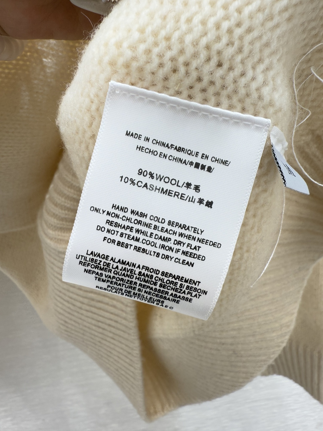 🆕LP家🆕 早秋新款 撞色菱格翻领针织长袖颜色：杏色 灰色 红色尺码：36.38.40👉