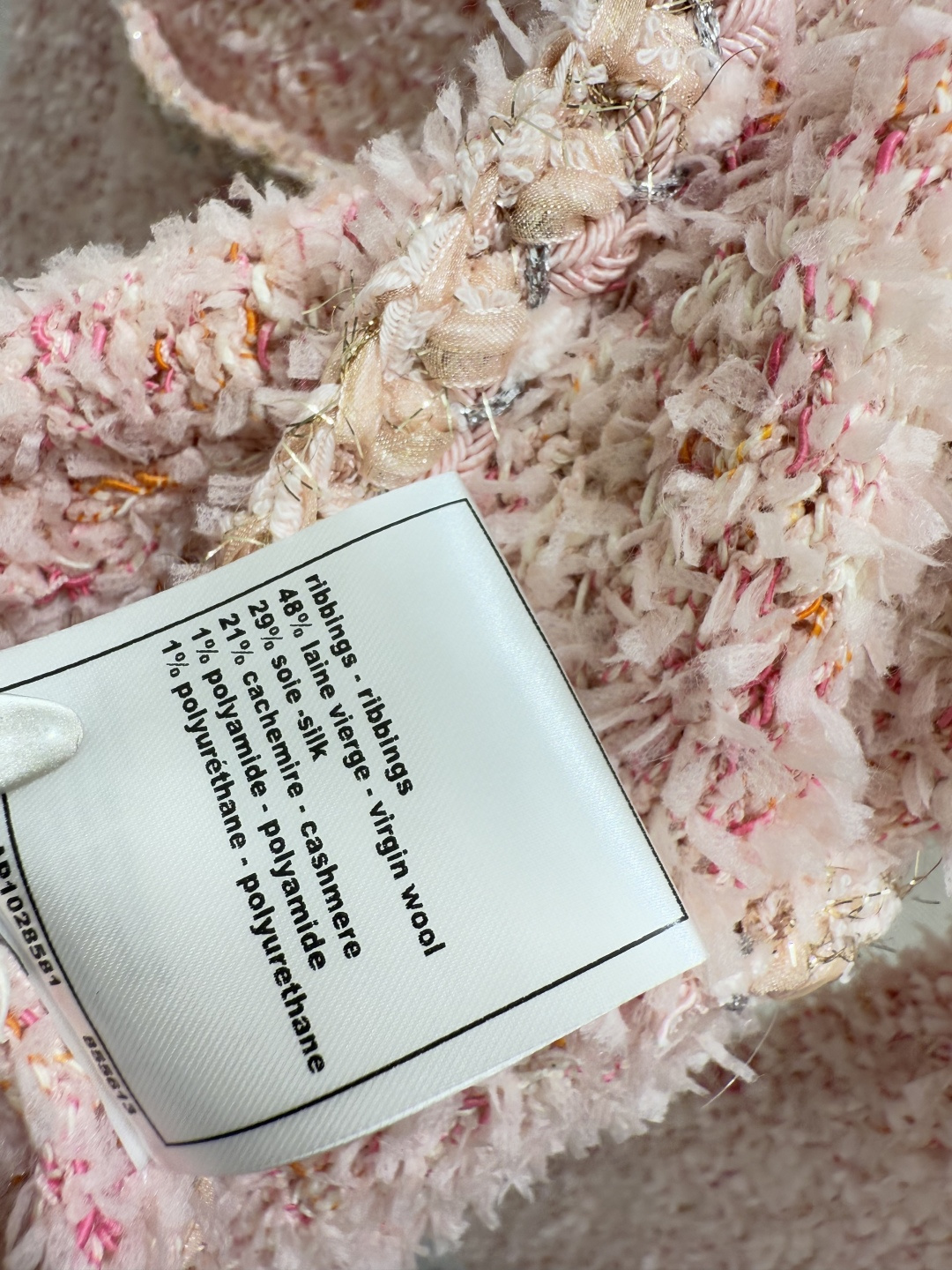 🆕CH家🆕 早秋新款 纯色提花V领针织长袖开衫颜色：粉色尺码：36.38.40👉