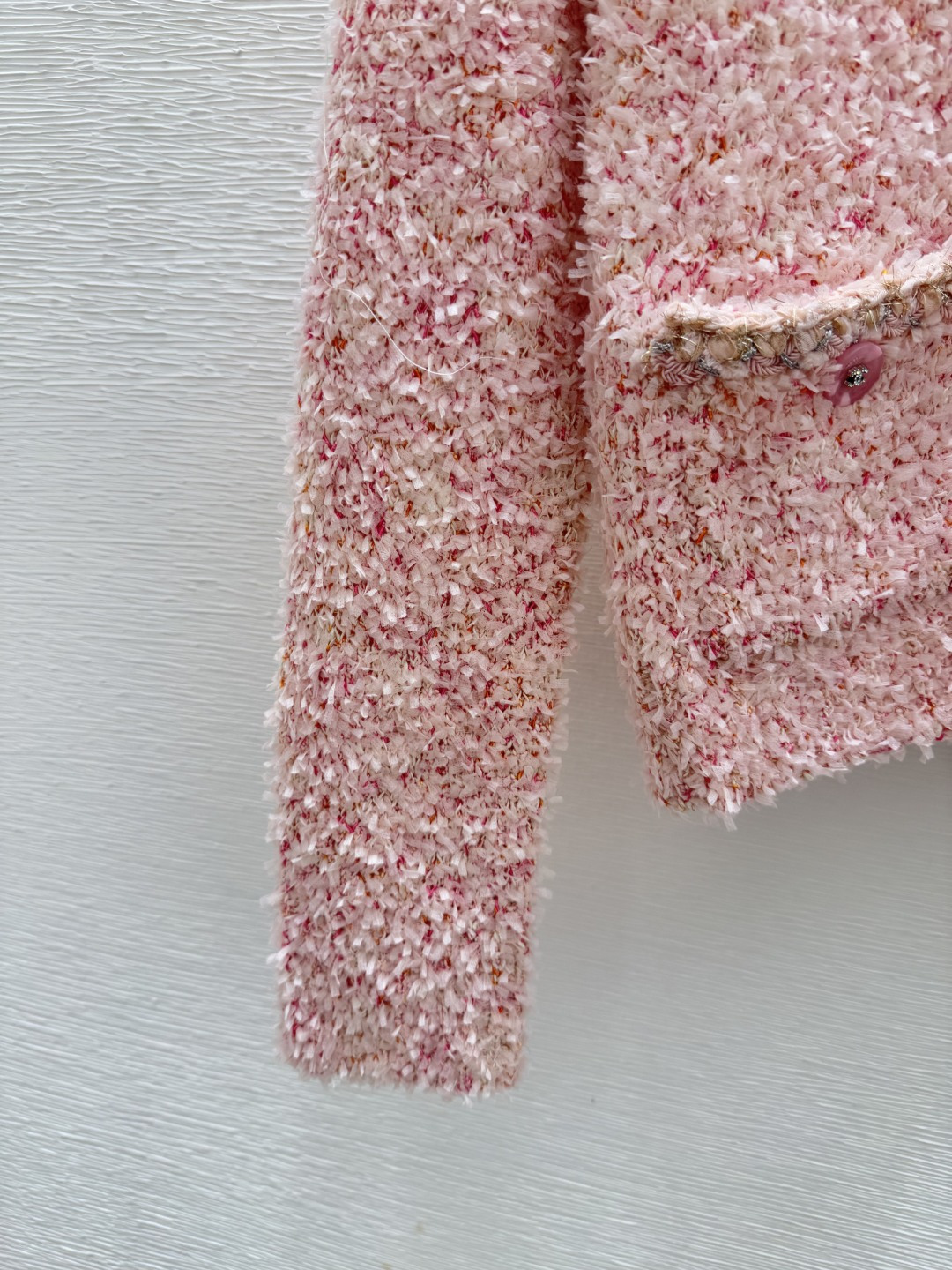 🆕CH家🆕 早秋新款 纯色提花V领针织长袖开衫颜色：粉色尺码：36.38.40👉