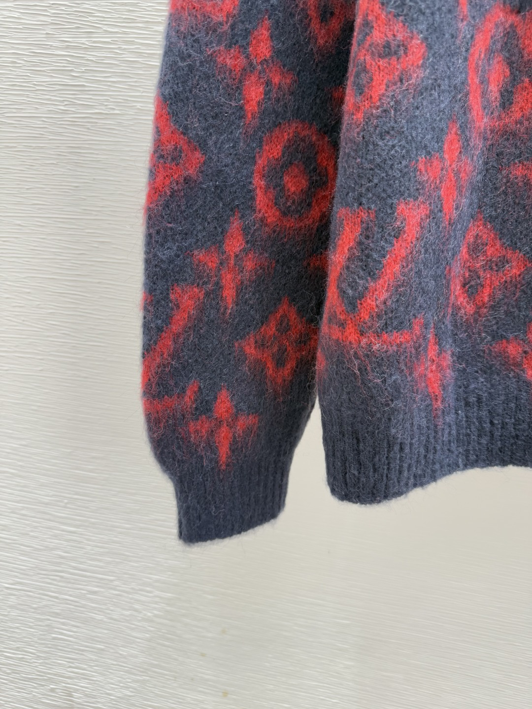 🆕L家🆕 早秋新款 撞色老花字母圆领针织长袖颜色：巴黎尺码：36.38.40👉