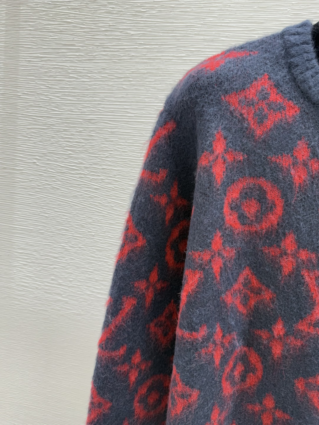 🆕L家🆕 早秋新款 撞色老花字母圆领针织长袖颜色：巴黎尺码：36.38.40👉