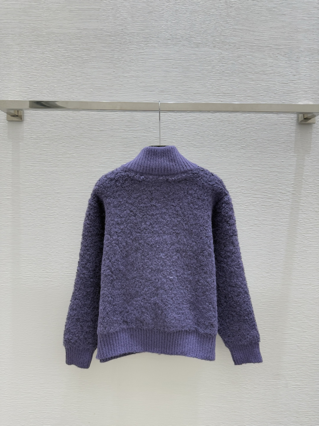 🆕CH家🆕 早秋新款 纯色高领简约针织长袖开衫颜色：白色 紫色尺码：36.38.40👉