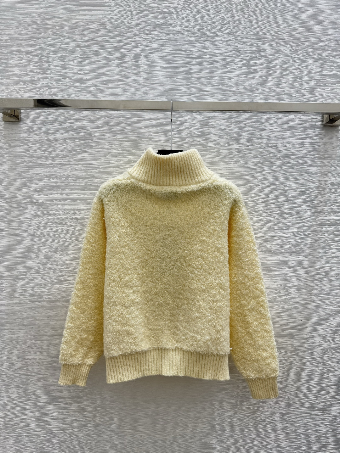 🆕CH家🆕 早秋新款 纯色高领简约针织长袖开衫颜色：白色 紫色尺码：36.38.40👉