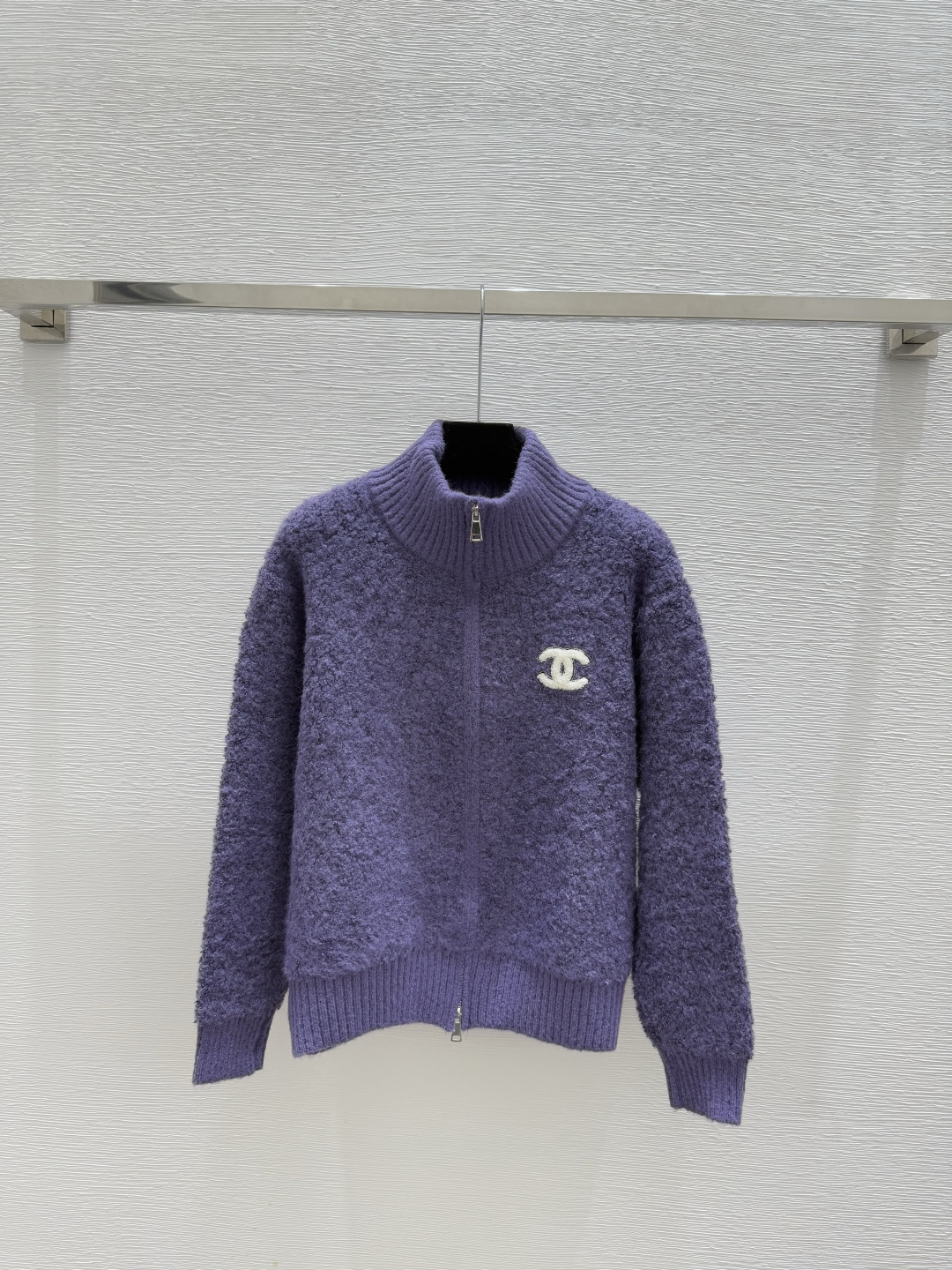 🆕CH家🆕 早秋新款 纯色高领简约针织长袖开衫颜色：白色 紫色尺码：36.38.40👉