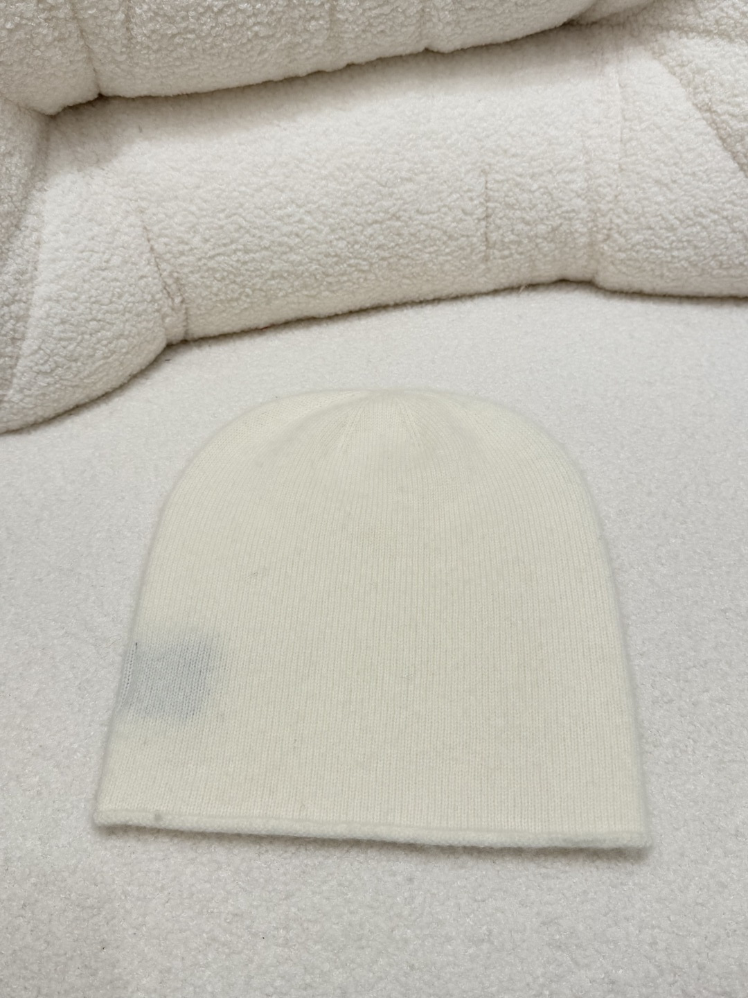 🆕LP家🆕 早秋新款 纯色简约针织帽子颜色：白色 杏色 浅灰 燕麦 深灰 黑色尺码：36.38.40👉