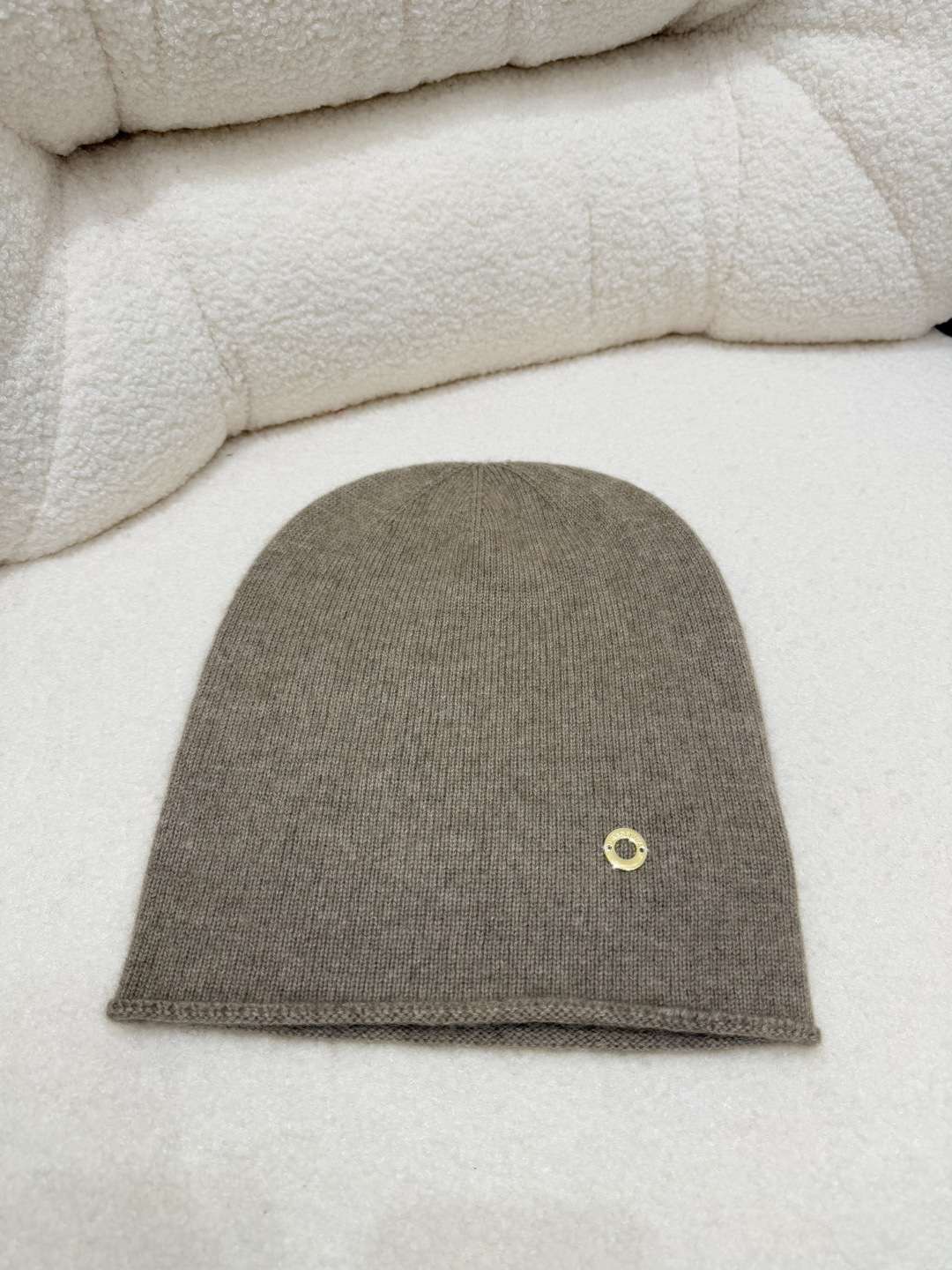 🆕LP家🆕 早秋新款 纯色简约针织帽子颜色：白色 杏色 浅灰 燕麦 深灰 黑色尺码：36.38.40👉