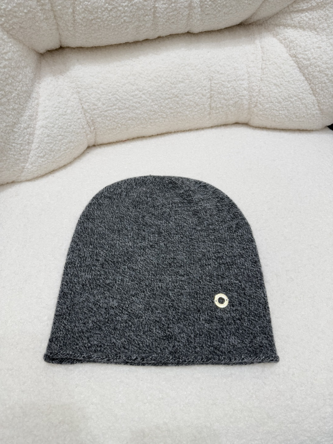 🆕LP家🆕 早秋新款 纯色简约针织帽子颜色：白色 杏色 浅灰 燕麦 深灰 黑色尺码：36.38.40👉