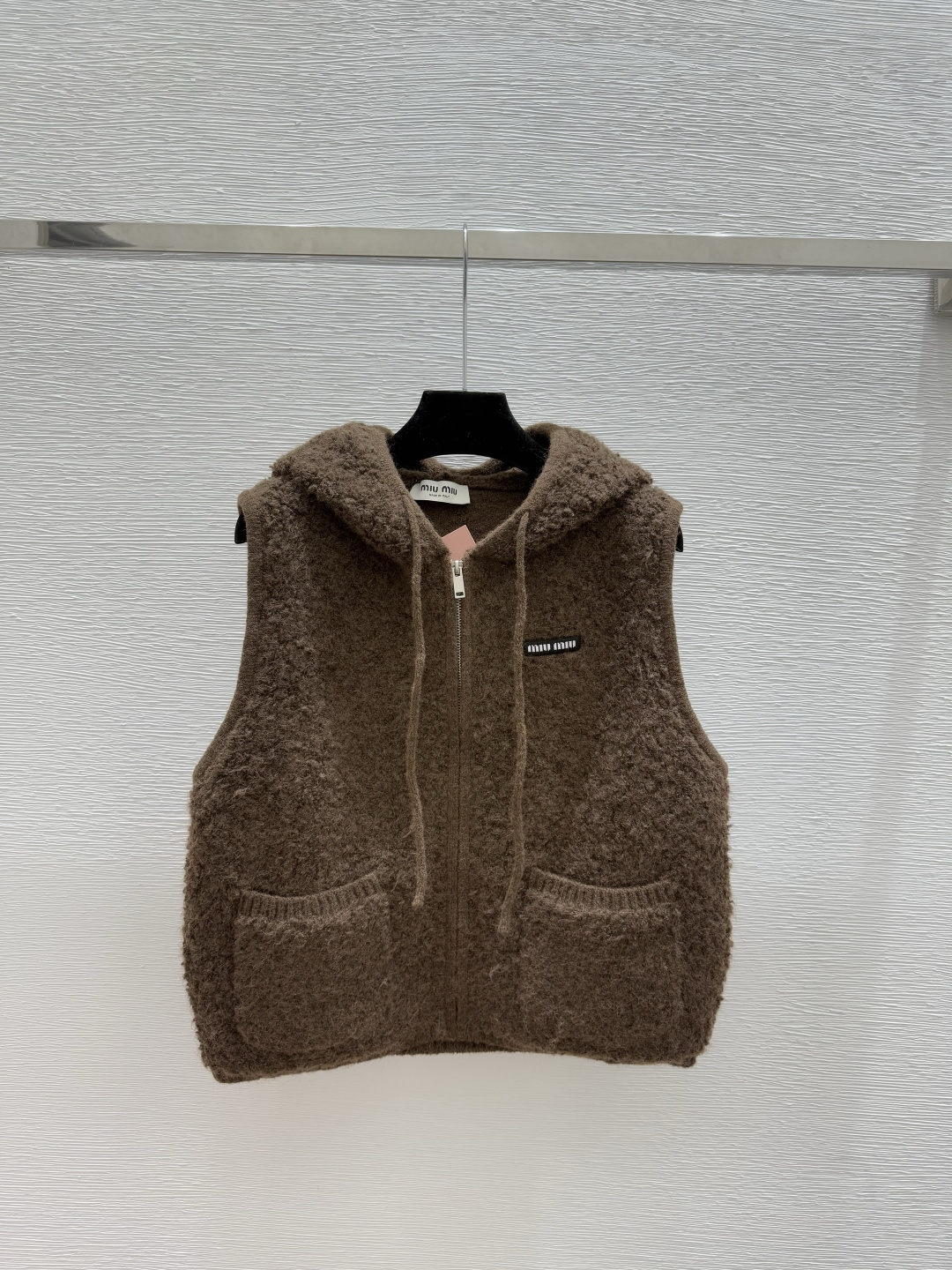 🆕M家🆕 早秋新款 纯色连帽针织背心开衫颜色：白色 灰色 咖啡尺码：36.38.40👉