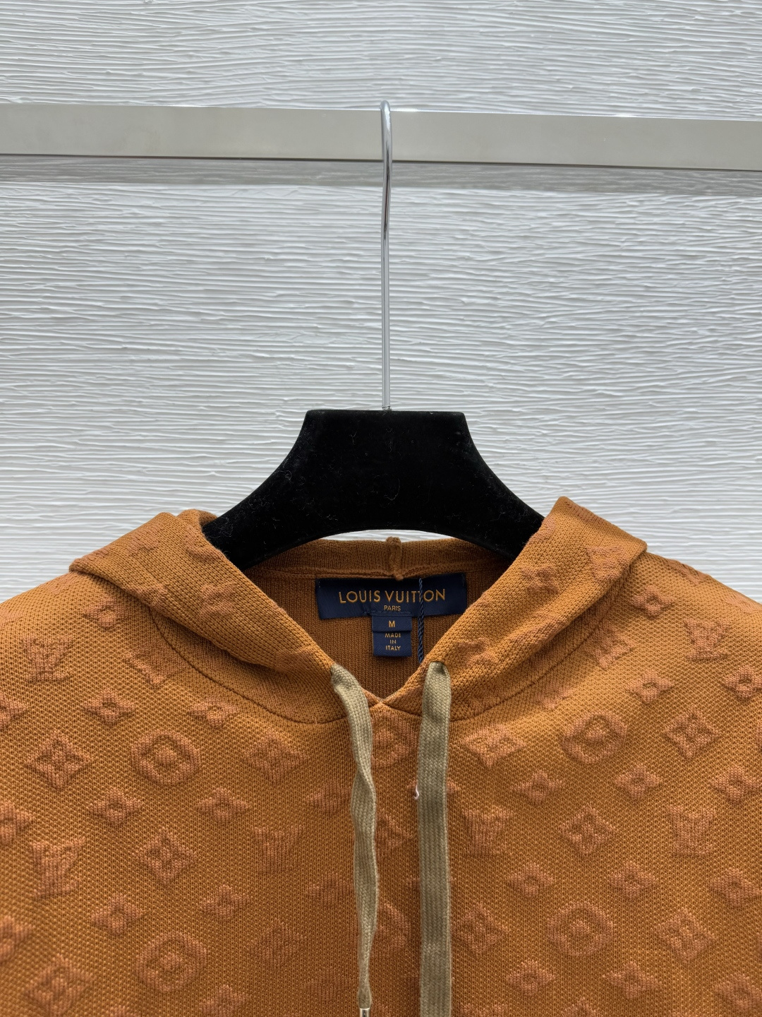 🆕L家🆕 早秋新款 连帽纯色老花字母提花针织长袖颜色：咖啡尺码：36.38.40👉