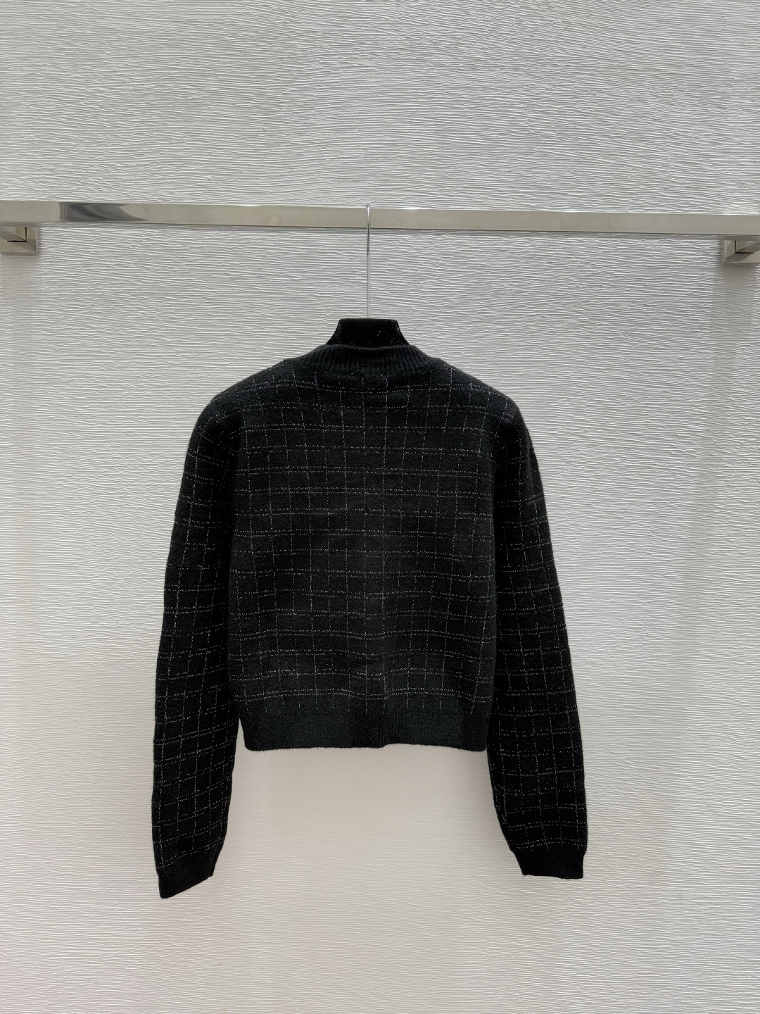 🆕CH家🆕 早秋新款 格子条纹圆领针织长袖开衫颜色：黑色尺码：36.38.40👉