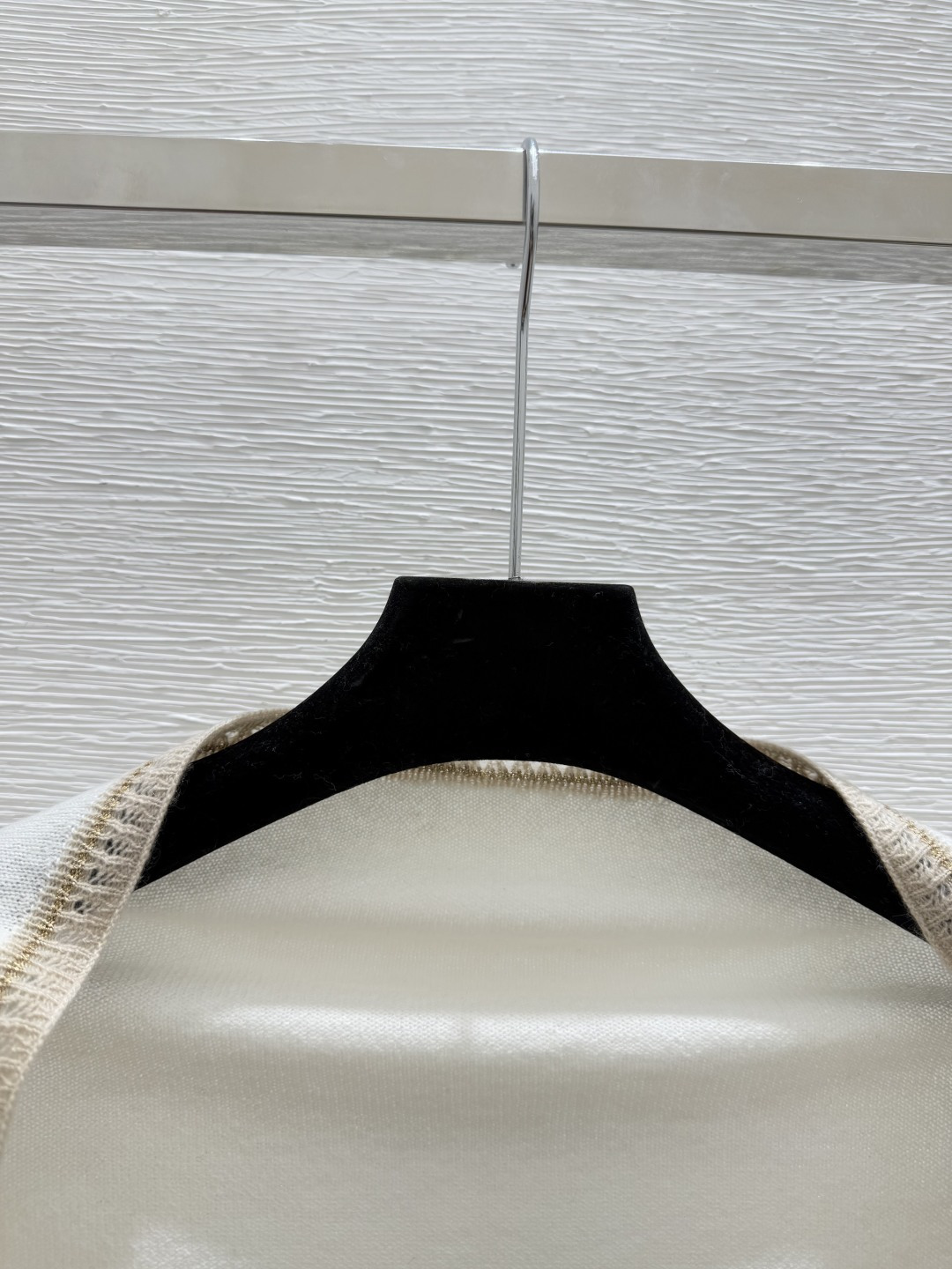 🆕LP家🆕 早秋新款 纯色简约针织披肩颜色：白色 杏色 咖啡 绿色尺码：36.38.40👉