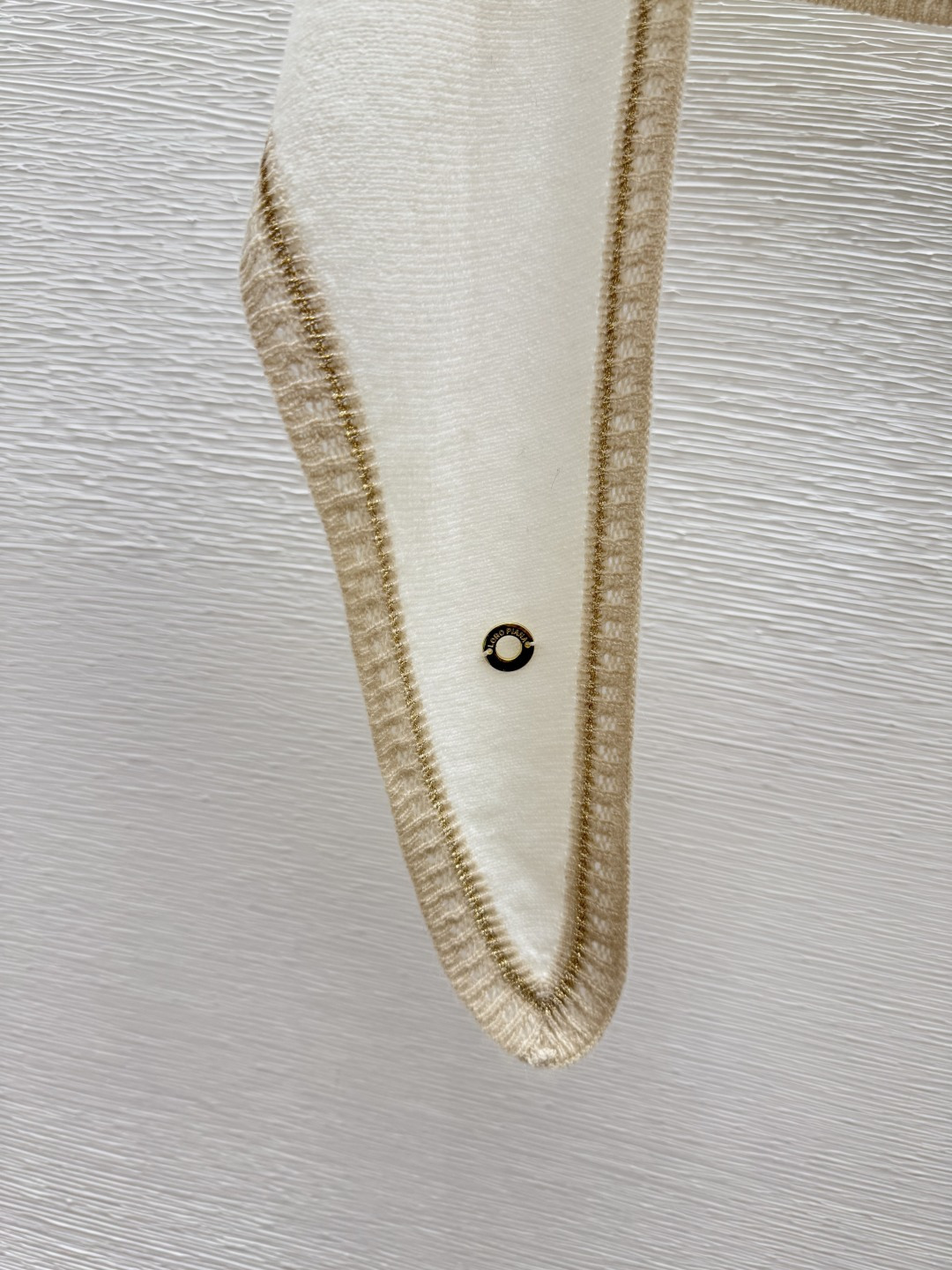 🆕LP家🆕 早秋新款 纯色简约针织披肩颜色：白色 杏色 咖啡 绿色尺码：36.38.40👉