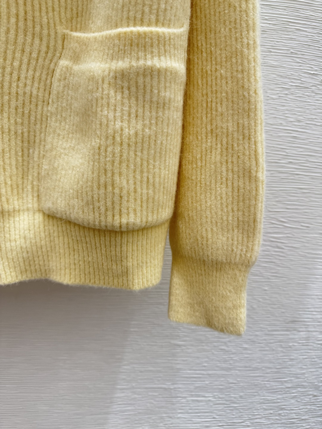 🆕CH家🆕 早秋新款 纯色连帽针织长袖开衫颜色：黄色 蓝色尺码：36.38.40👉