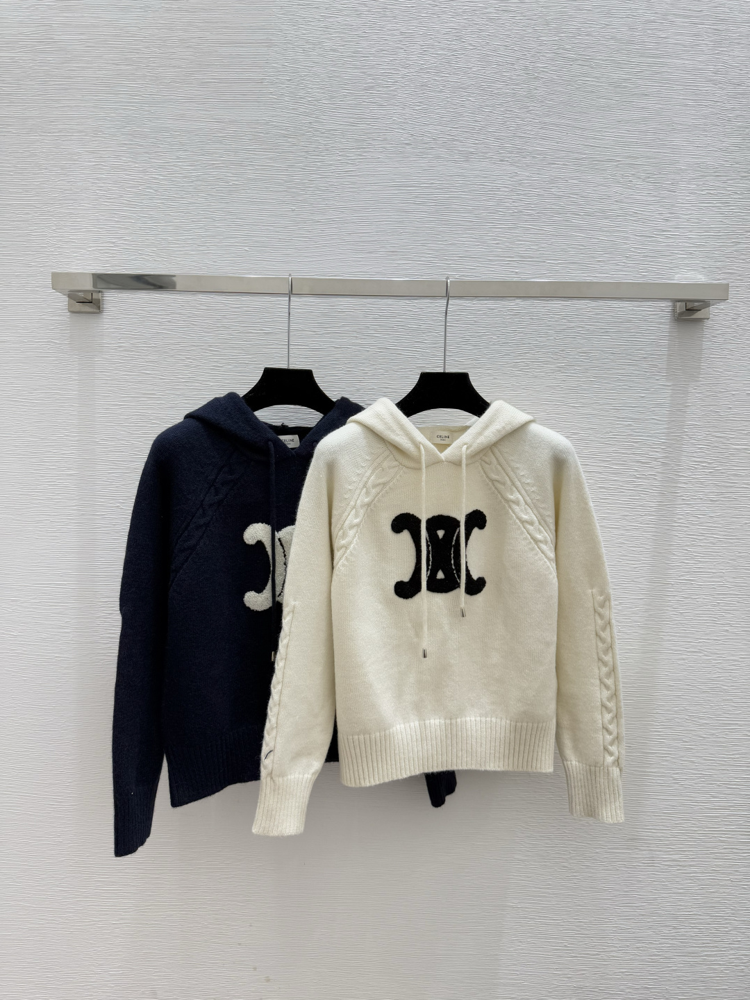NO:590372,CE Home Early Autumn New Style Contrast Letters Hooded Knitted Long Sleeves Color White Royal Blue Size 36.38.40,,hats,alexander wang19860909CE家 早秋新款 撞色字母连帽针织长袖 颜色白色 宝蓝 尺码36.38.40,,hats,alexander wang,Women's clothing