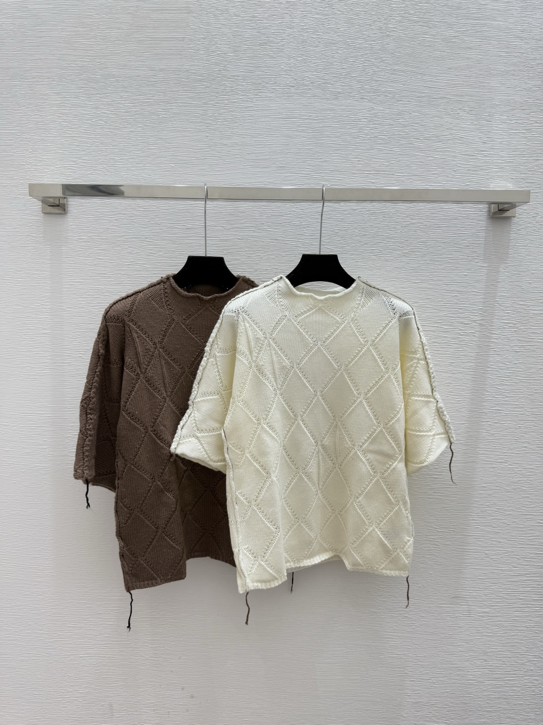 NO:590378,D Home Summer New Style Solid Color Diamond Hollow High Collar Knitted Short Sleeves Color White Coffee Size 36.38.40, dior, T-shirt, alexander wang19860909D家 夏季新款 纯色菱格镂空高领针织短袖 颜色白色 咖啡 尺码36.38.40,,dior,T-shirt,alexander wang,Women's clothing