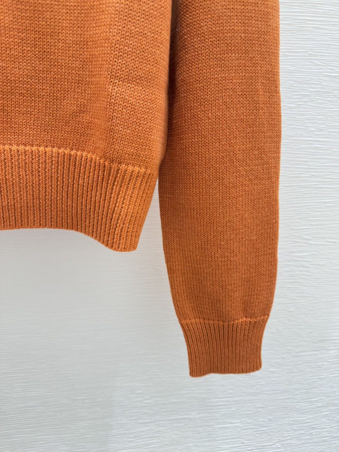 🆕M家🆕 早秋新款 撞色字母提花圆领针织长袖颜色：卡其 灰色尺码：36.38.40👉