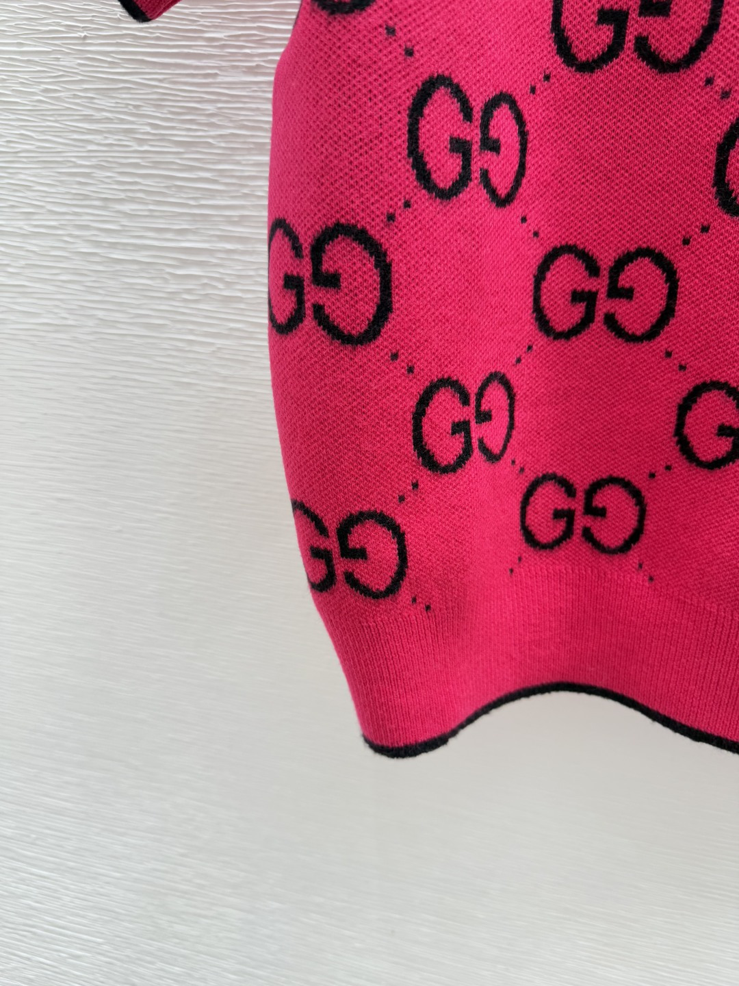 🆕G家🆕 夏季新款 撞色老花字母圆领针织短袖颜色：粉色尺码：36.38.40👉