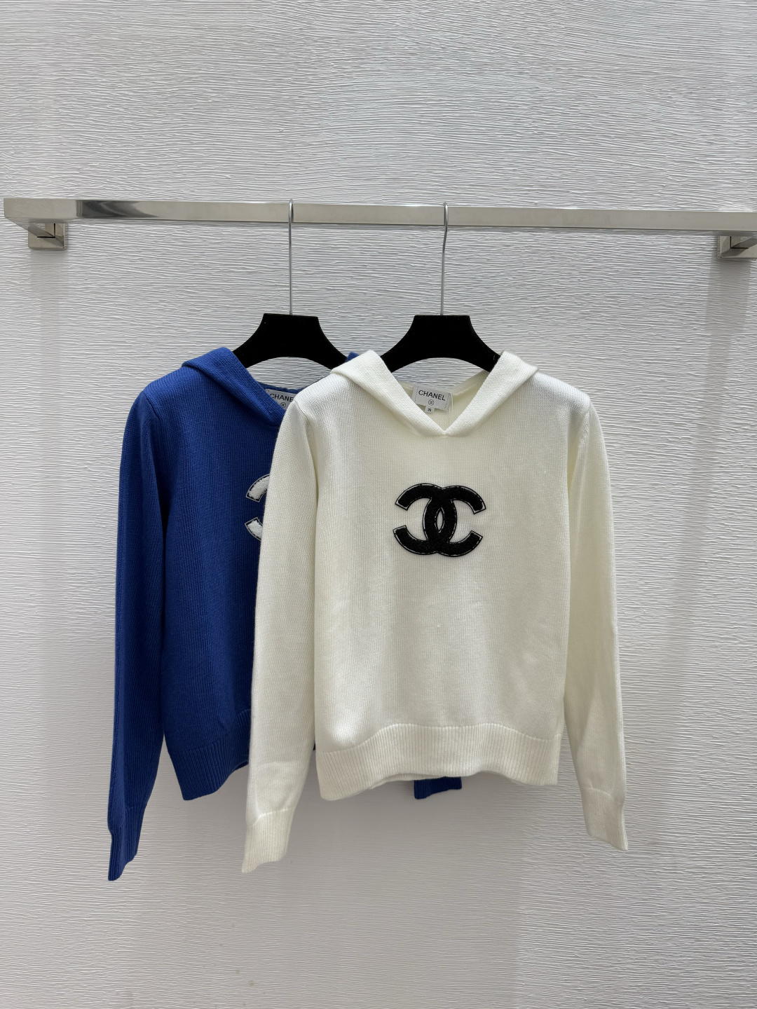 NO:591166,CH Home Early Autumn New Style Solid Color Hooded Simple Long Sleeves Color White Blue Size 36.38.40,,hats,alexander wang19860909CH家 早秋新款 纯色连帽简约长袖 颜色白色 蓝色 尺码36.38.40,,hats,alexander wang,Women's clothing