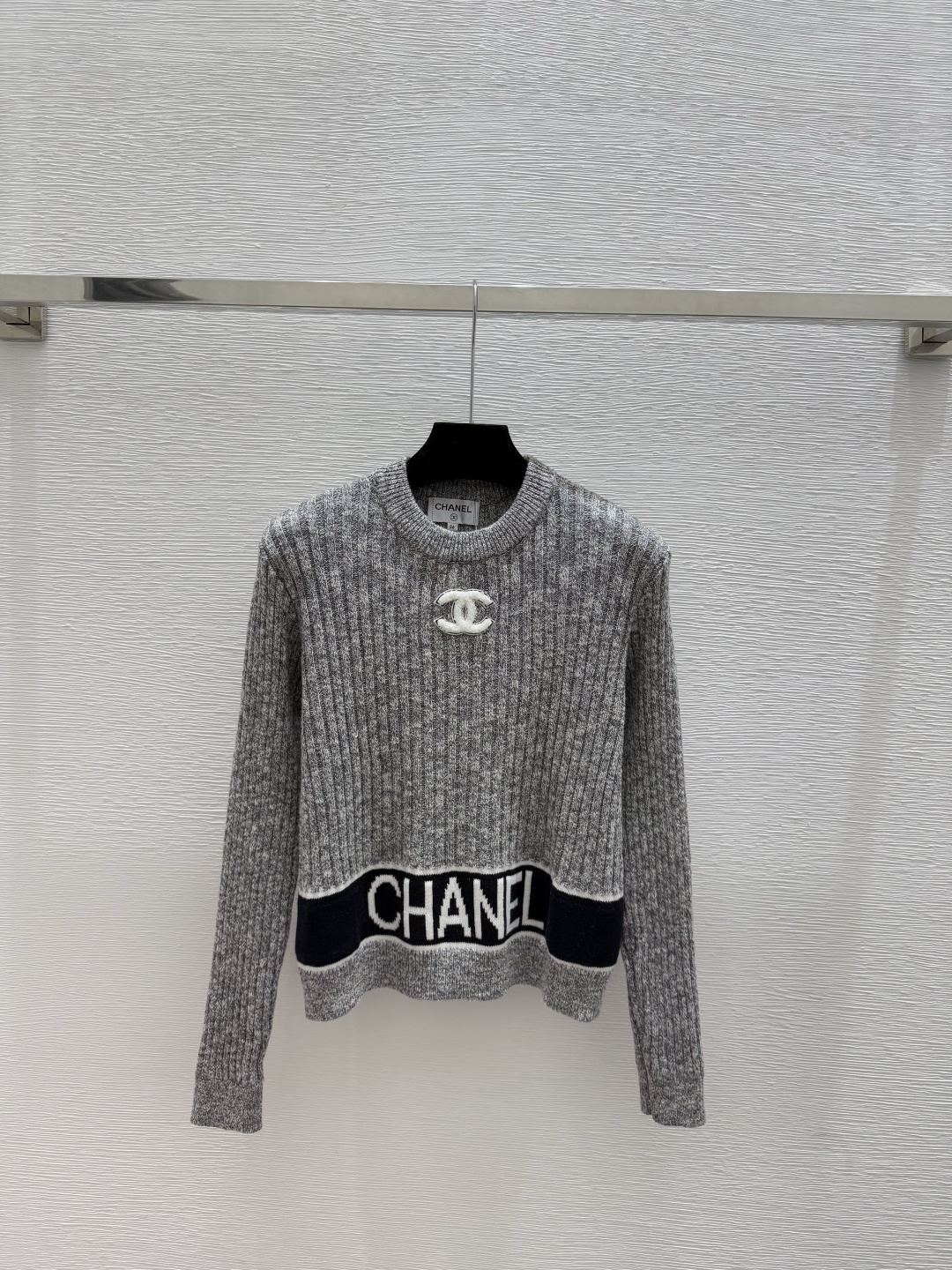 NO:592086,CH Home Early Autumn New Style Contrast Letter Round Neck Knitted Long Sleeve Color Gray Size 36.38.40,,alexander wang19860909CH家 早秋新款 撞色字母圆领针织长袖 颜色灰色 尺码36.38.40,,alexander wang,Women's clothing