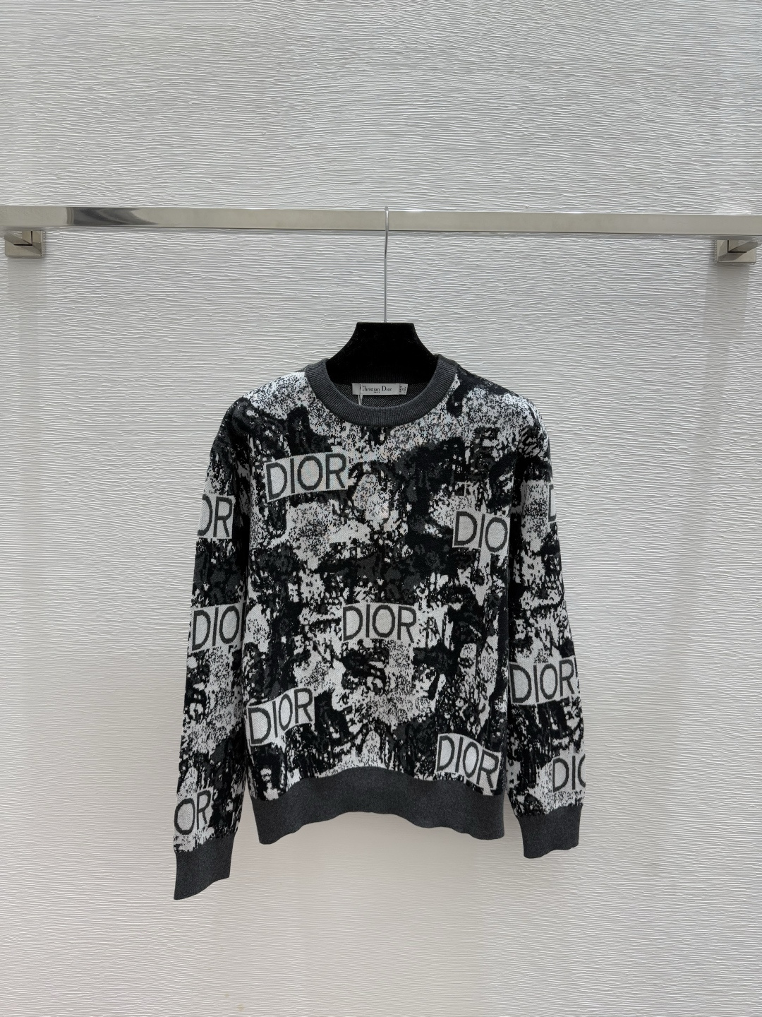 NO:592108,D Home Early Autumn New Style Contrast Letter Jacquard Round Neck Knitted Long Sleeves Color Gray Size 36.38.40, dior, alexander wang19860909D家 早秋新款 撞色字母提花圆领针织长袖 颜色灰色 尺码36.38.40,,dior,alexander wang,Women's clothing