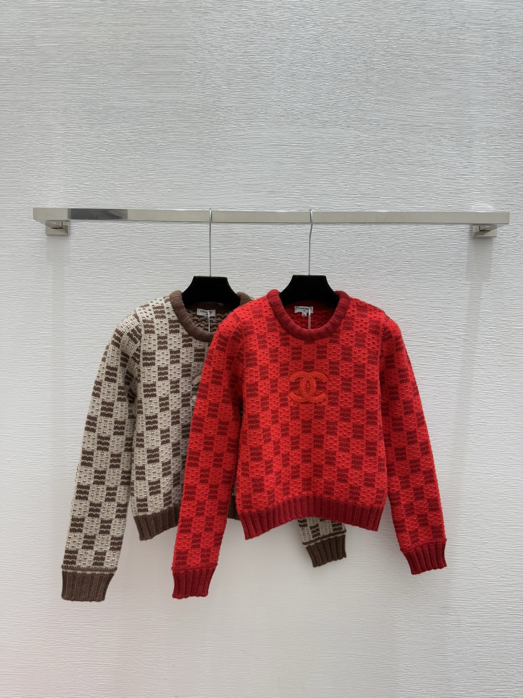 NO:605888,CH Home Early Autumn New Style Contrast Plaid Striped Round Neck Knitted Long Sleeves Color Red Coffee Size 36.38.40,,alexander wang19860909CH家 早秋新款 撞色格子条纹圆领针织长袖 颜色红色 咖啡 尺码36.38.40,,alexander wang,Women's clothing