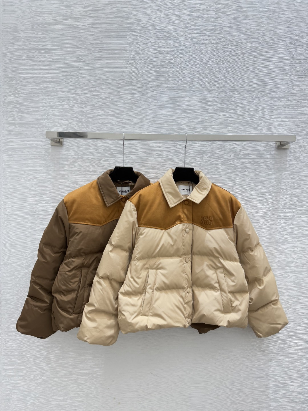 NO:607419,Comes with dust bag M home early autumn new color contrast lapel down long-sleeved cardigan color khaki coffee size 36.38.40, down jacket, alexander wang19860909配防尘袋M家 早秋新款 撞色翻领羽绒长袖开衫 颜色卡其 咖啡 尺码36.38.40,,down jacket,alexander wang,Women's clothing
