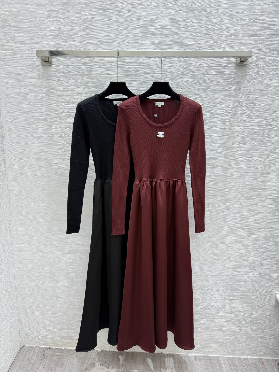 NO:608326,CH Home Early Autumn New Solid Color Simple Knitted Dress Color Red Black Size 36.38.40,,skirts,alexander wang19860909CH家 早秋新款 纯色简约针织连衣裙 颜色红色 黑色 尺码36.38.40,,skirts,alexander wang,Women's clothing