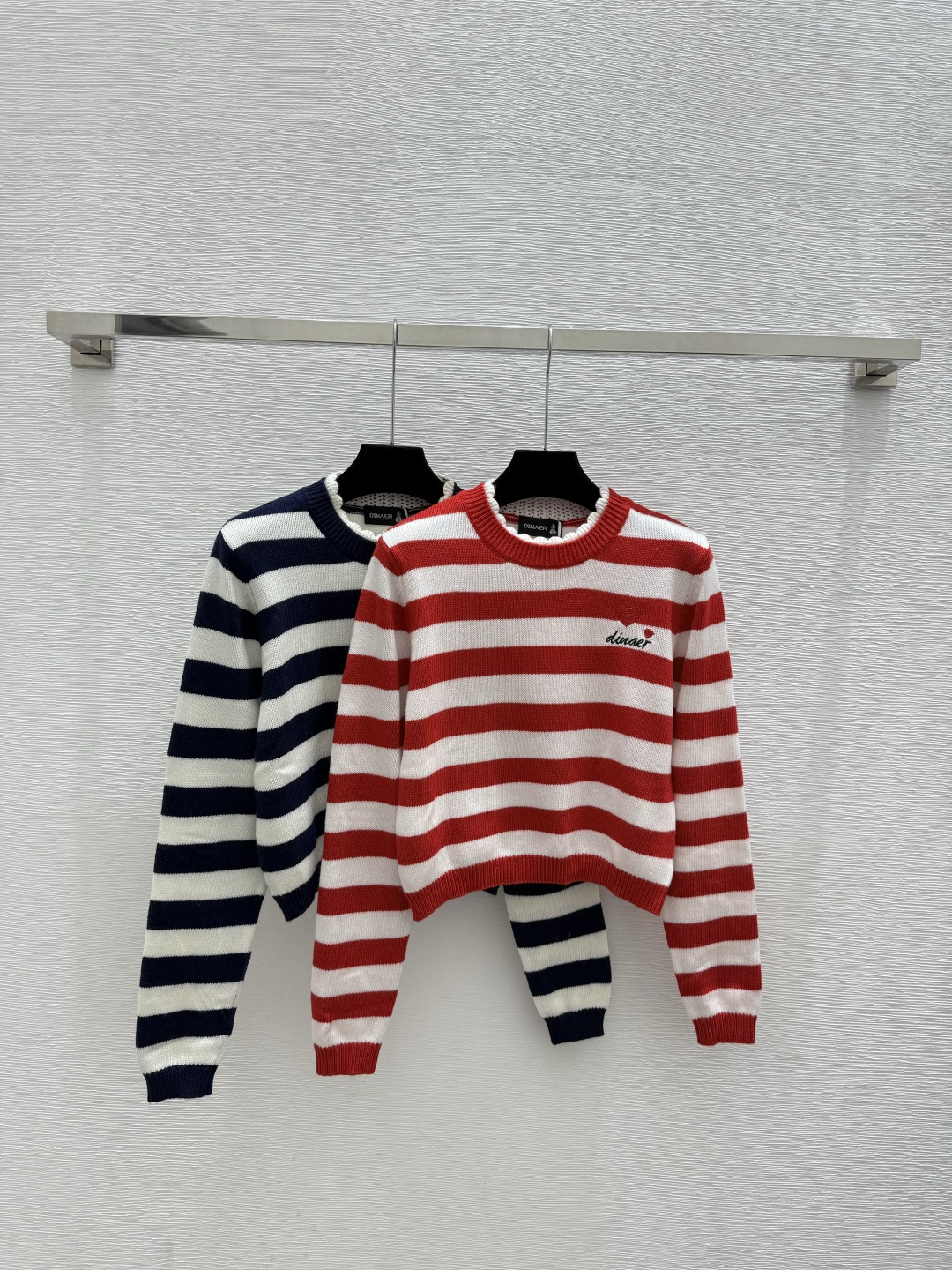 NO:608331,DI Home Early Autumn New Style Contrast Color Striped Lace Round Neck Knitted Long Sleeves Color Red Royal Blue Size 36.38.40,,alexander wang19860909DI家 早秋新款 撞色条纹花边圆领针织长袖 颜色红色 宝蓝 尺码36.38.40,,alexander wang,Women's clothing