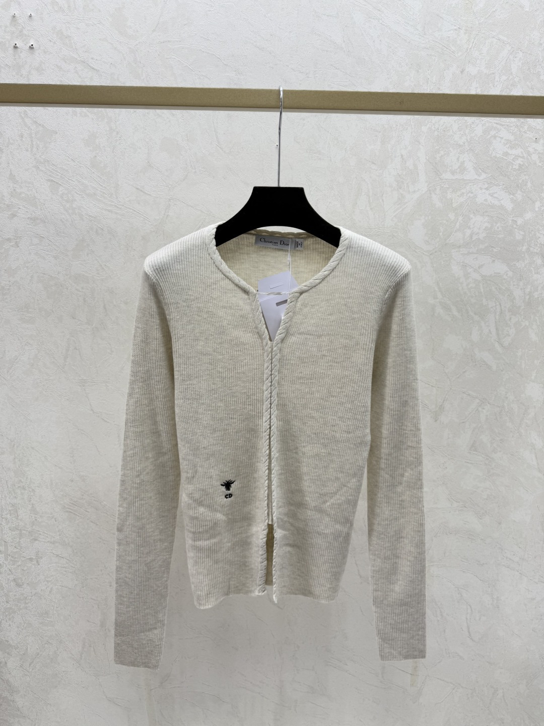 NO:611648,D family early autumn new solid color simple knitted long-sleeved cardigan color apricot coffee size 36.38.40, dior, alexander wang19860909D家 早秋新款 纯色简约针织长袖开衫 颜色杏色 咖啡 尺码36.38.40,,dior,alexander wang,Women's clothing