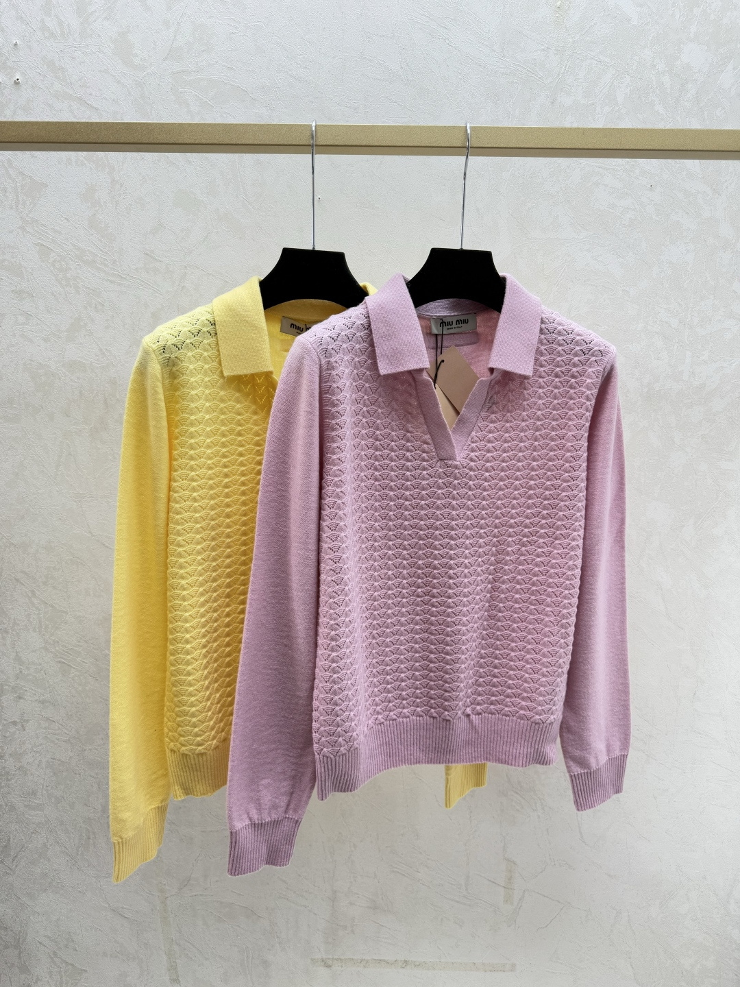 NO:622496,M family early autumn new style solid color hollow lapel knitted long sleeves color pink yellow size 36.38.40,,alexander wang19860909M家 早秋新款 纯色镂空翻领针织长袖 颜色粉色 黄色 尺码36.38.40,,alexander wang,Women's clothing