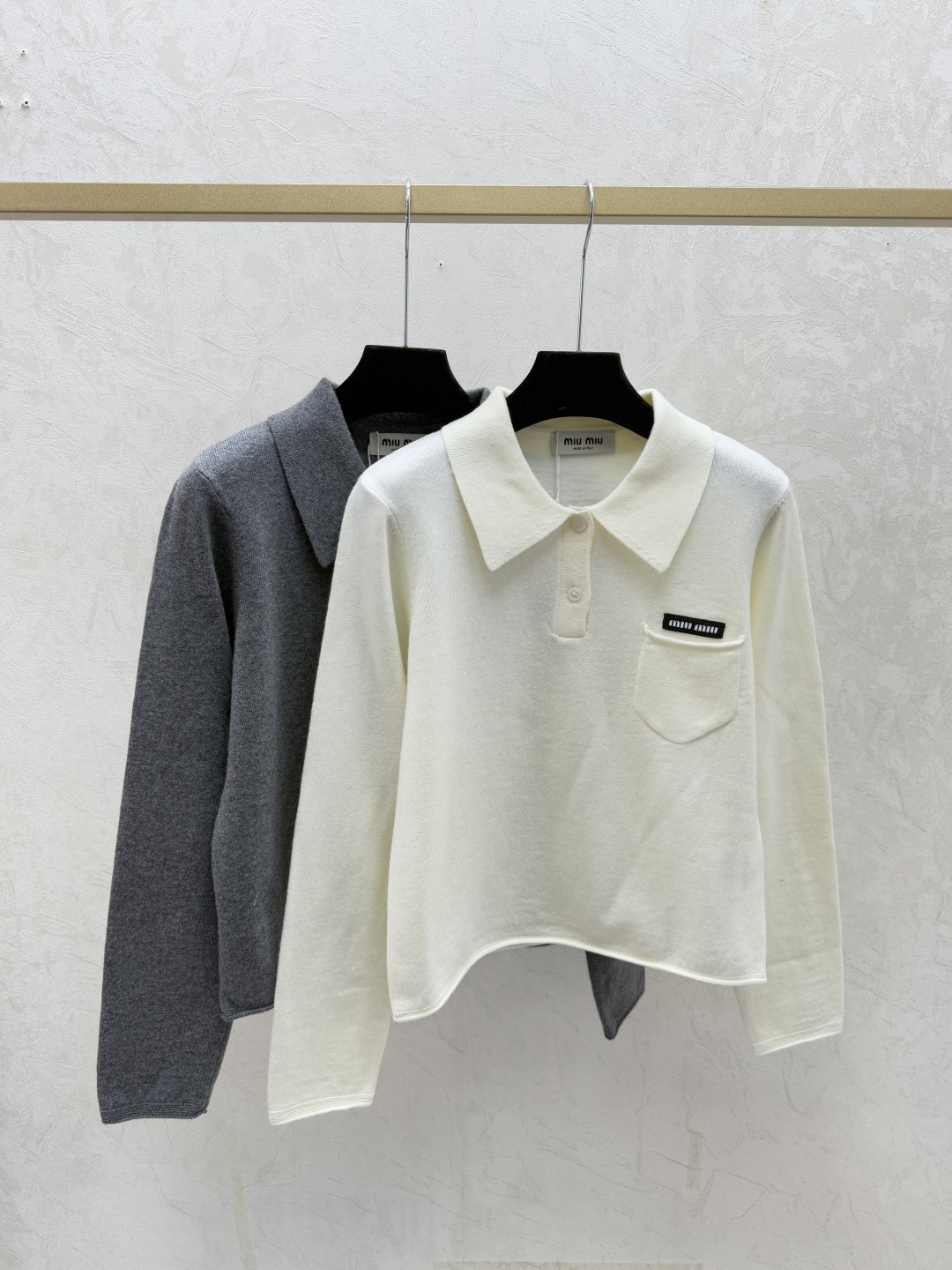 NO:626194,M family early autumn new style solid color simple lapel knitted long sleeves color white gray size 36.38.40,,alexander wang19860909M家 早秋新款 纯色简约翻领针织长袖 颜色白色 灰色 尺码36.38.40,,alexander wang,Women's clothing