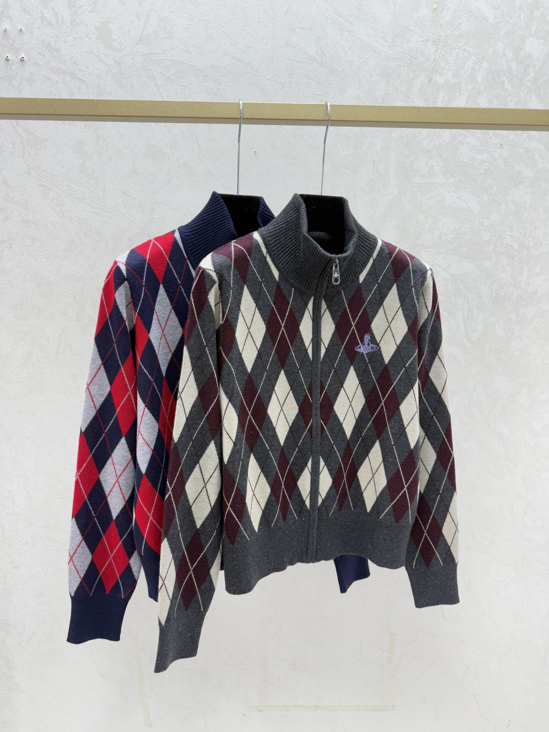 NO:655380,VI Home Early Autumn New Style Contrast Color Diamond High Neck Knitted Long-Sleeved Cardigan Color Gray Royal Blue Size 36.38.40,,alexander wang19860909VI家 早秋新款 撞色菱格高领针织长袖开衫 颜色灰色 宝蓝 尺码36.38.40,,alexander wang,Women's clothing