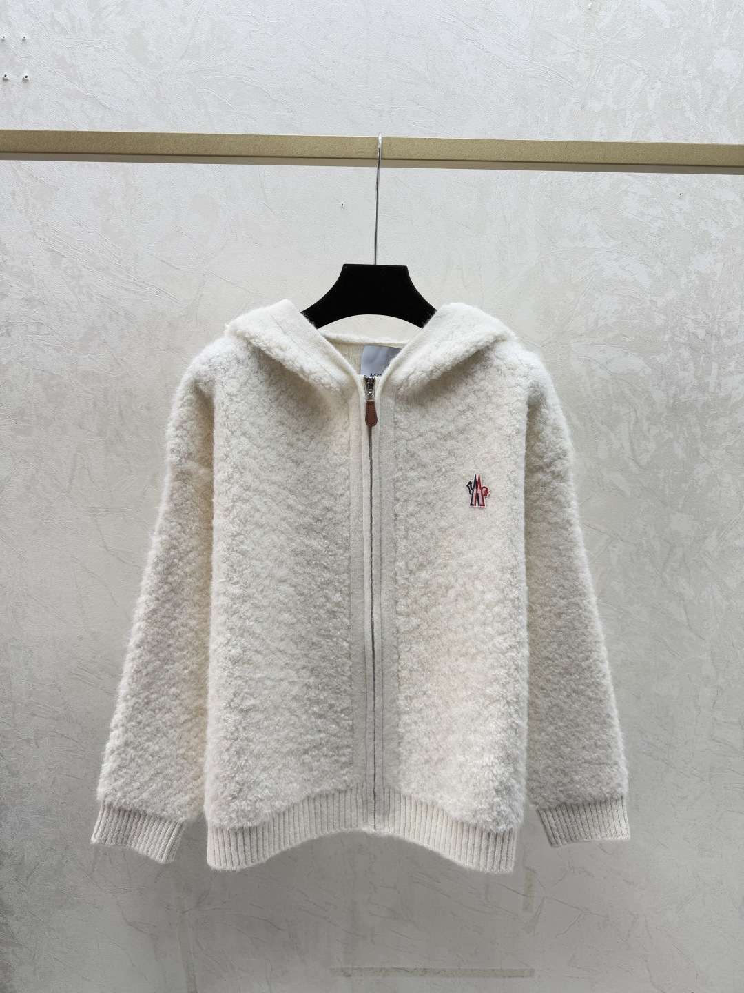 NO:656144,MO Home Early Autumn New Solid Color Hooded Knitted Long-Sleeved Cardigan Color White Size 36.38.40,,hats,alexander wang19860909MO家 早秋新款 纯色连帽针织长袖开衫 颜色白色 尺码36.38.40,,hats,alexander wang,Women's clothing
