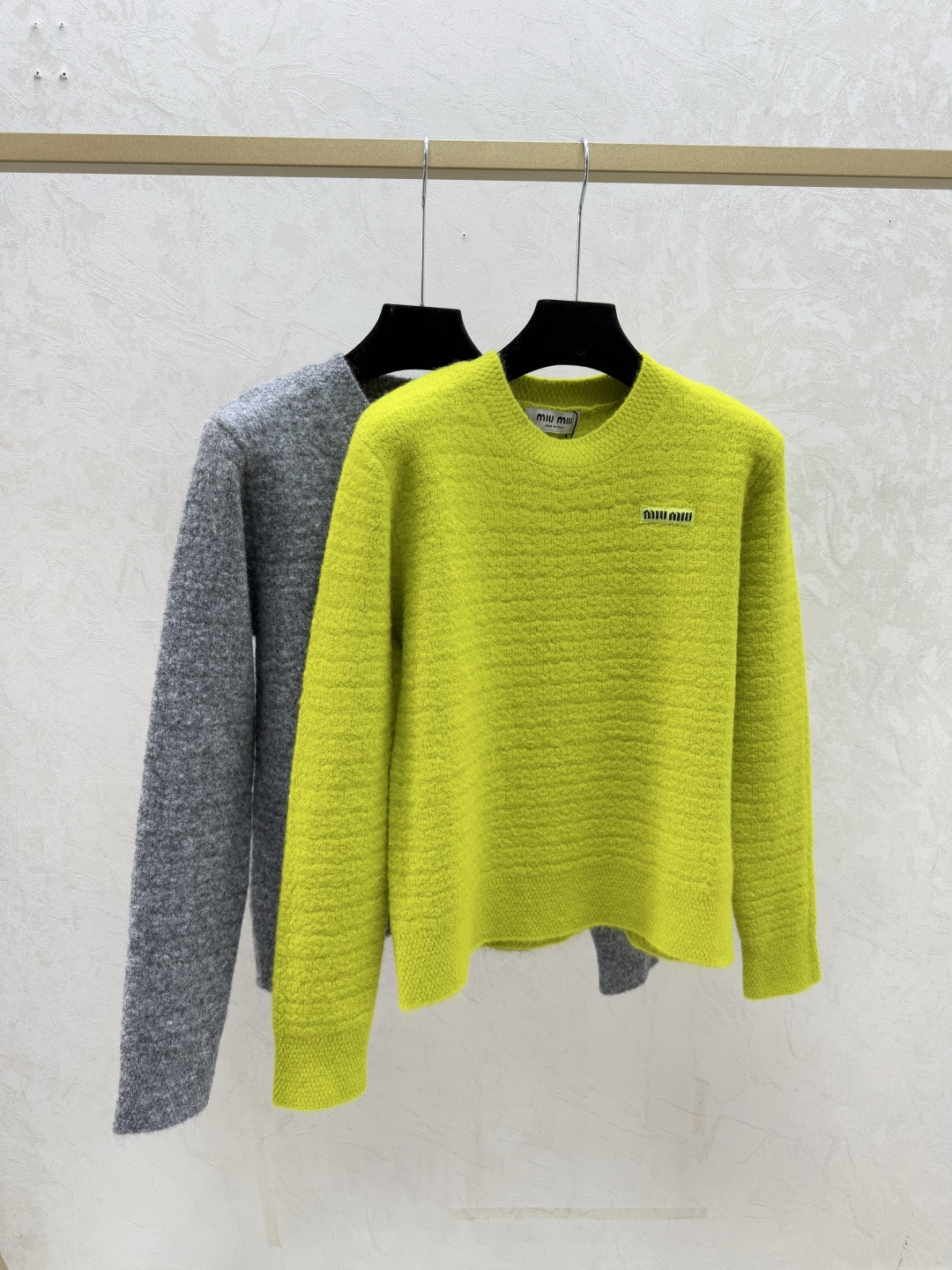 NO:656129,M family early autumn new style solid color simple round neck knitted long sleeve color green gray size 36.38.40,, 19860909M家 早秋新款 纯色简约圆领针织长袖 颜色绿色 灰色 尺码36.38.40,, ,Women's clothing