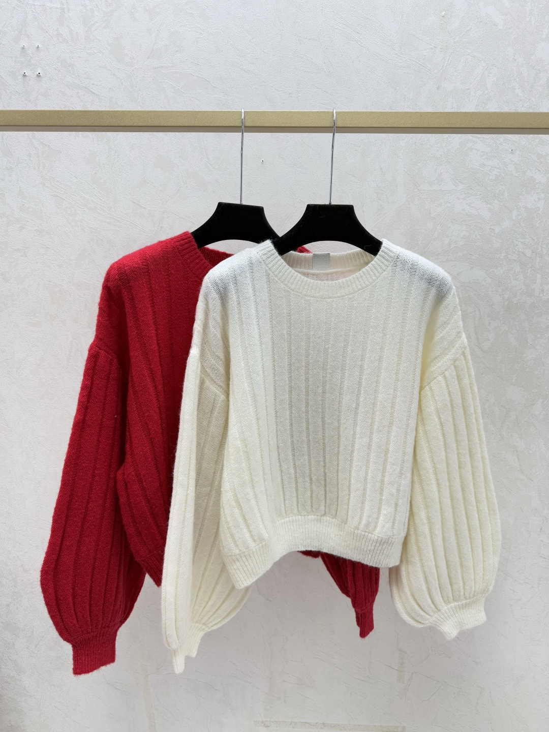 NO:657904,LO Home Early Autumn New Style Solid Color Simple Round Neck Knitted Long Sleeve Color White Red Size 36.38.40,,alexander wang19860909LO家 早秋新款 纯色简约圆领针织长袖 颜色白色 红色 尺码36.38.40,,alexander wang,Women's clothing