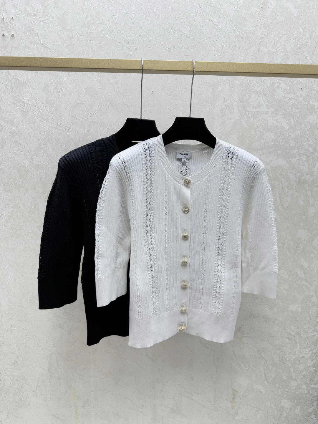NO:663269,CH Home Early Autumn New Solid Color Hollow Round Neck Knitted Long-Sleeved Cardigan Color White Black Size 36.38.40,, 19860909CH家 早秋新款 纯色镂空圆领针织长袖开衫 颜色白色 黑色 尺码36.38.40,, ,Women's clothing