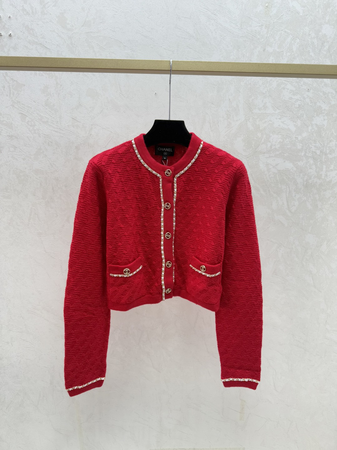 NO:663297,CH Home Early Autumn New Style Contrast Color Chain Round Neck Knitted Long-Sleeved Cardigan Color Red Size 36.38.40,, 19860909CH家 早秋新款 撞色链条圆领针织长袖开衫 颜色红色 尺码36.38.40,, ,Women's clothing