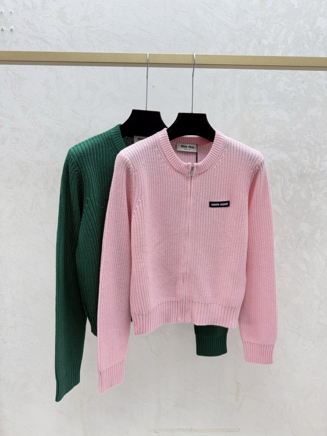 NO:663303,M family early autumn new style solid color simple round neck knitted long-sleeved cardigan color pink green size 36.38.40,, 19860909M家 早秋新款 纯色简约圆领针织长袖开衫 颜色粉色 绿色 尺码36.38.40,, ,Women's clothing