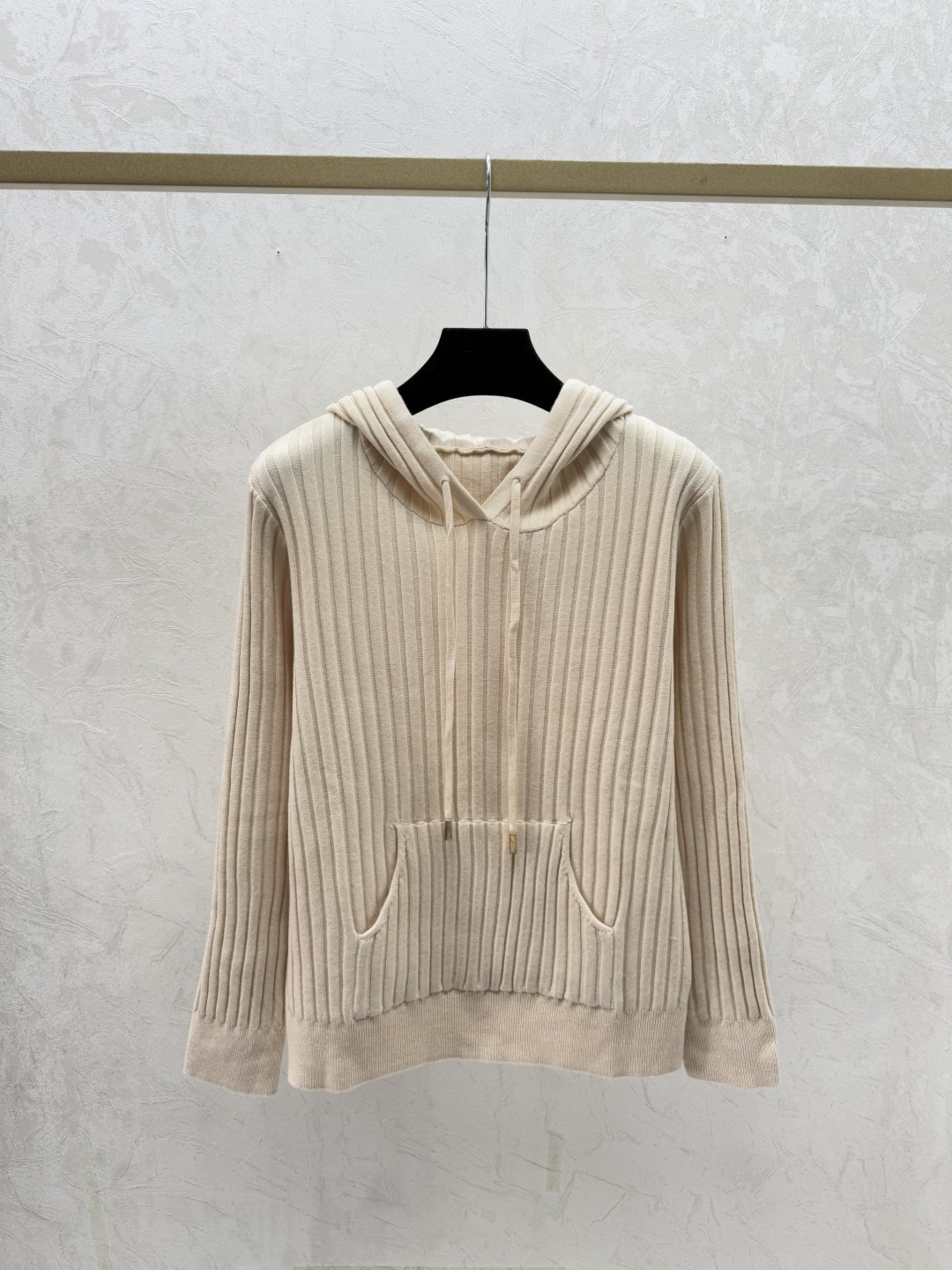 NO:665198,F family early autumn new solid color hooded knitted long sleeve color khaki size 36.38.40, fendi, hats,  19860909F家 早秋新款 纯色连帽针织长袖 颜色卡其 尺码36.38.40,,fendi,hats, ,Women's clothing